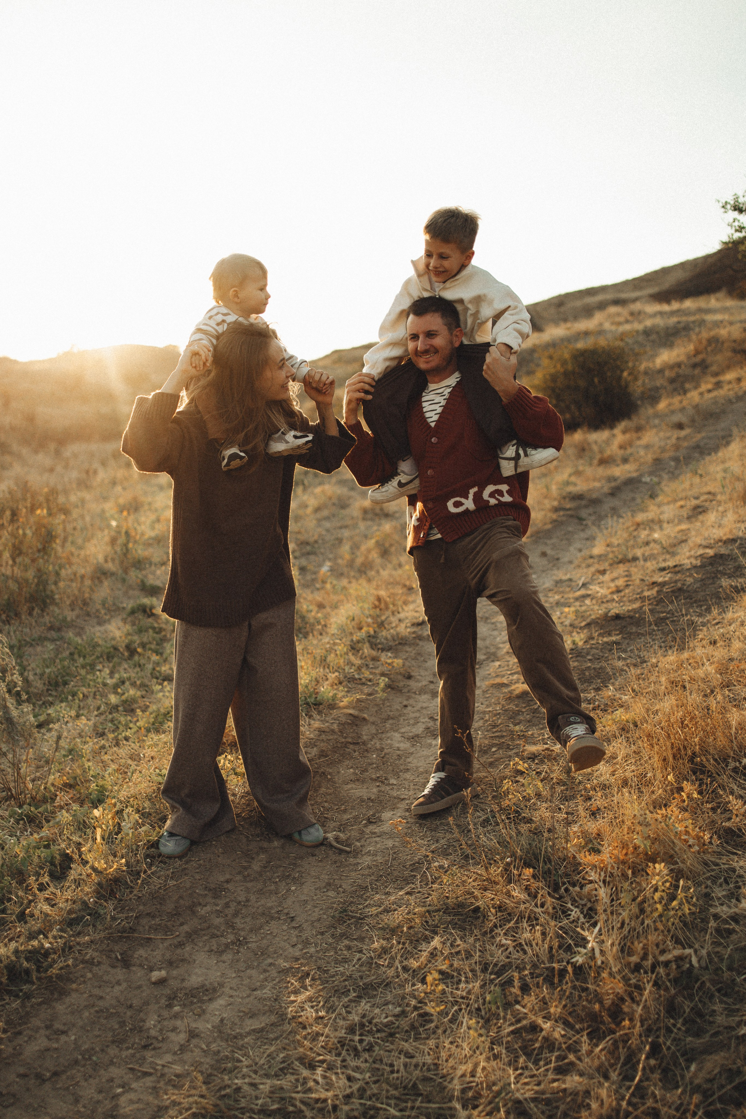 Семейная история, закат в Мержаново. Семейный и детский фотограф, таганрог, ростов-на-дону