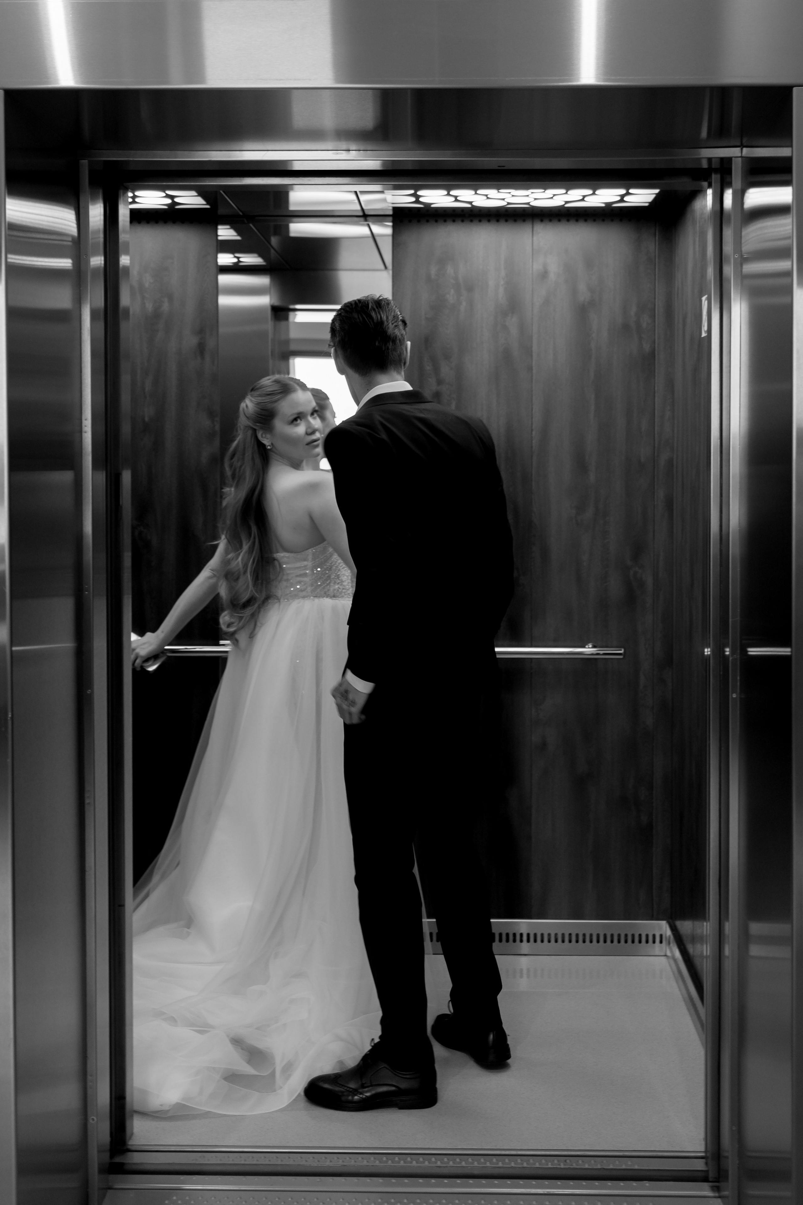 СВАДЕБНАЯ СЬЕМКА СБОРОВ В ОТЕЛЕ И ВЫЕЗД НА ЦЕРЕМОНИЮ (СНЯТО В СИБИРЕ В НИЖНЕВАРТОВСКЕ)М. Профессиональный фотограф, Санкт-Петербург — Виктория Богомолова