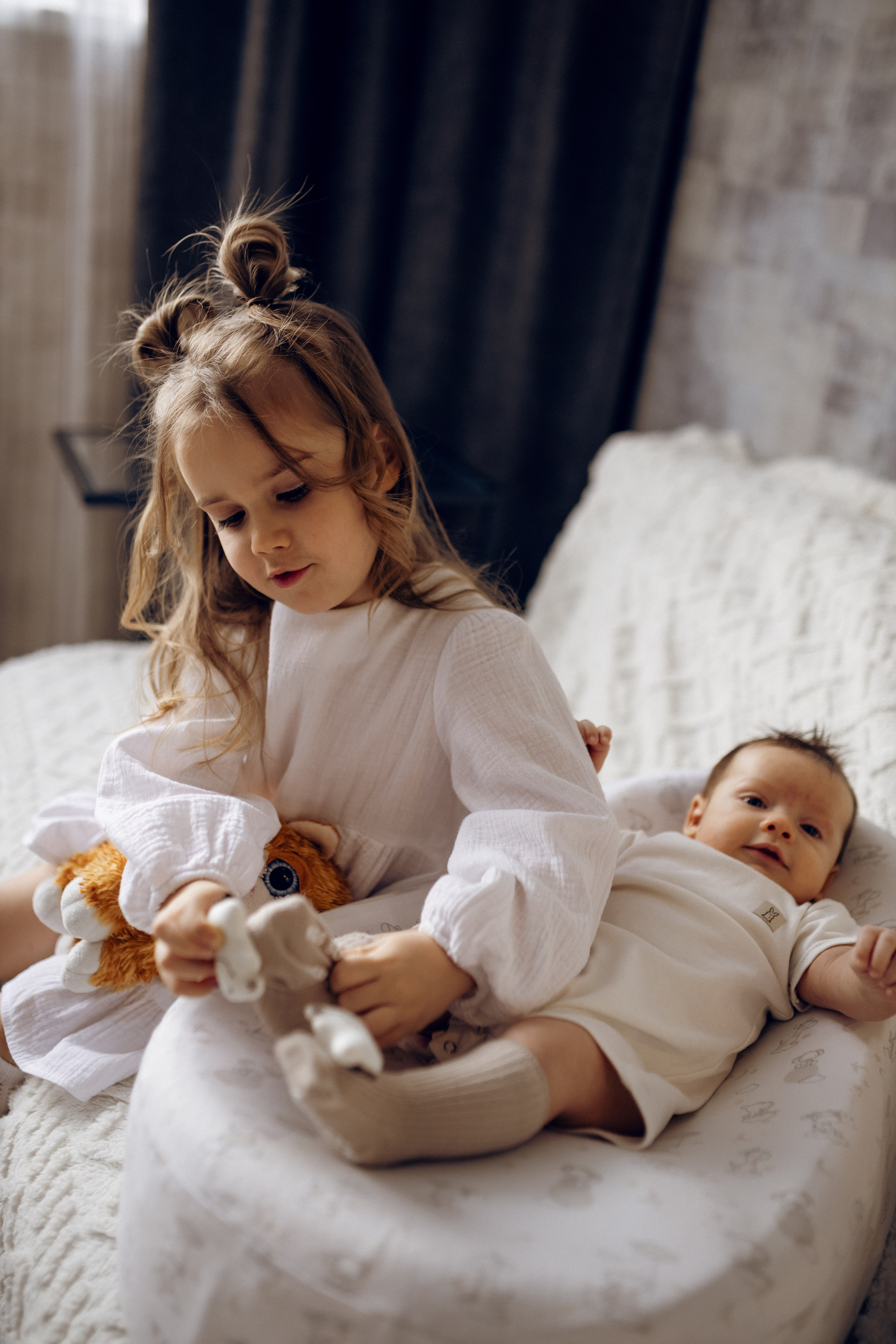 Семейная фотосессия дома с двумя детьми Самара. Семейный фотограф в Самаре Елена Ефимова