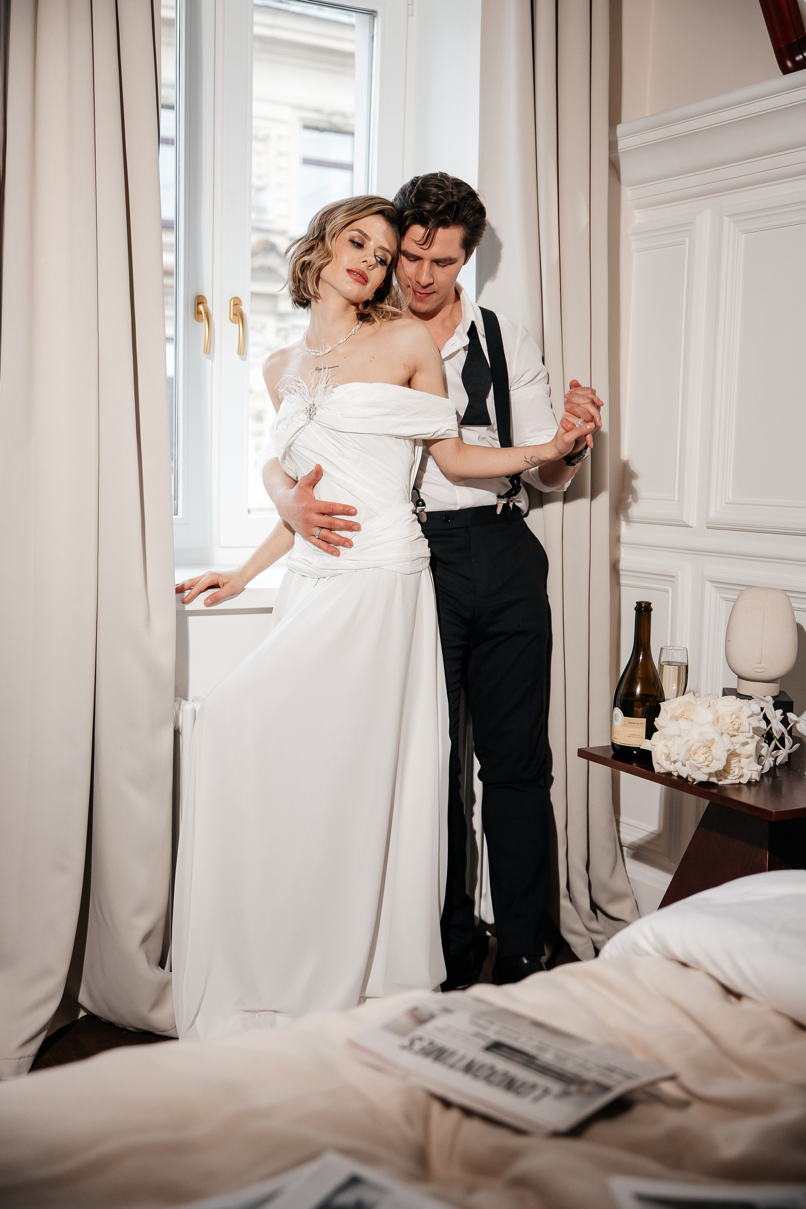 Утро жениха и невесты в отеле. Свадебный и семейный фотограф в Москве Красинская Мария