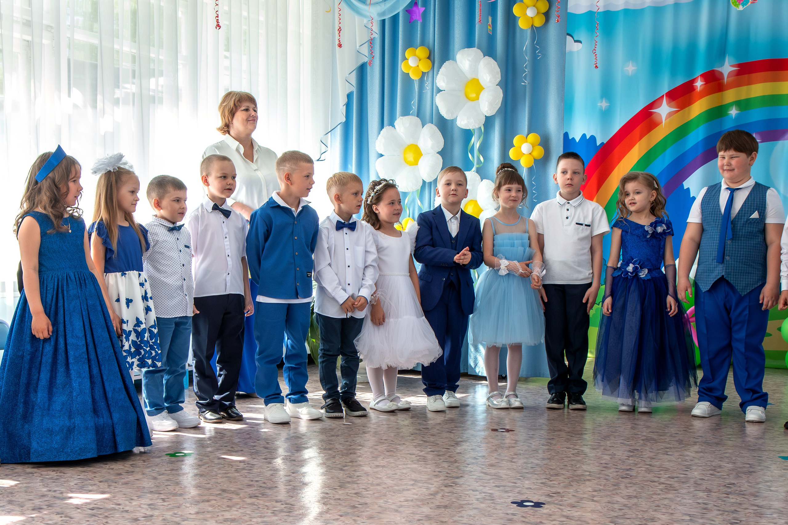 Выпускной вечер. Группа «Вишенка». Фотограф в Шелехове, лучшие выпускные альбомы в Шелехове