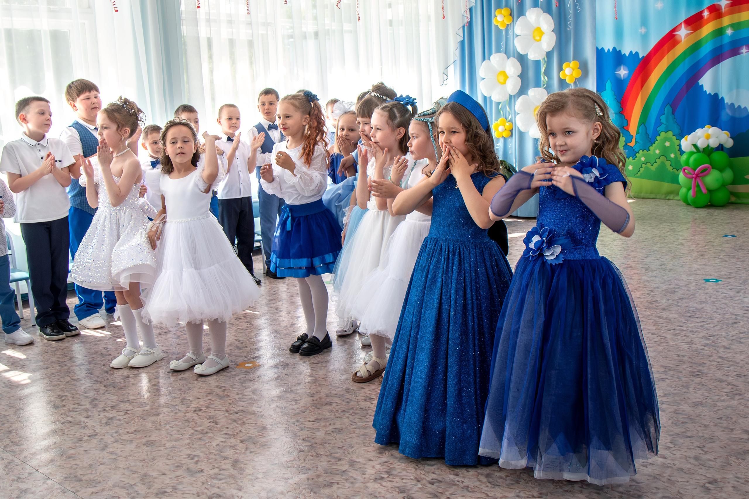 Выпускной вечер. Группа «Вишенка». Фотограф в Шелехове, лучшие выпускные альбомы в Шелехове