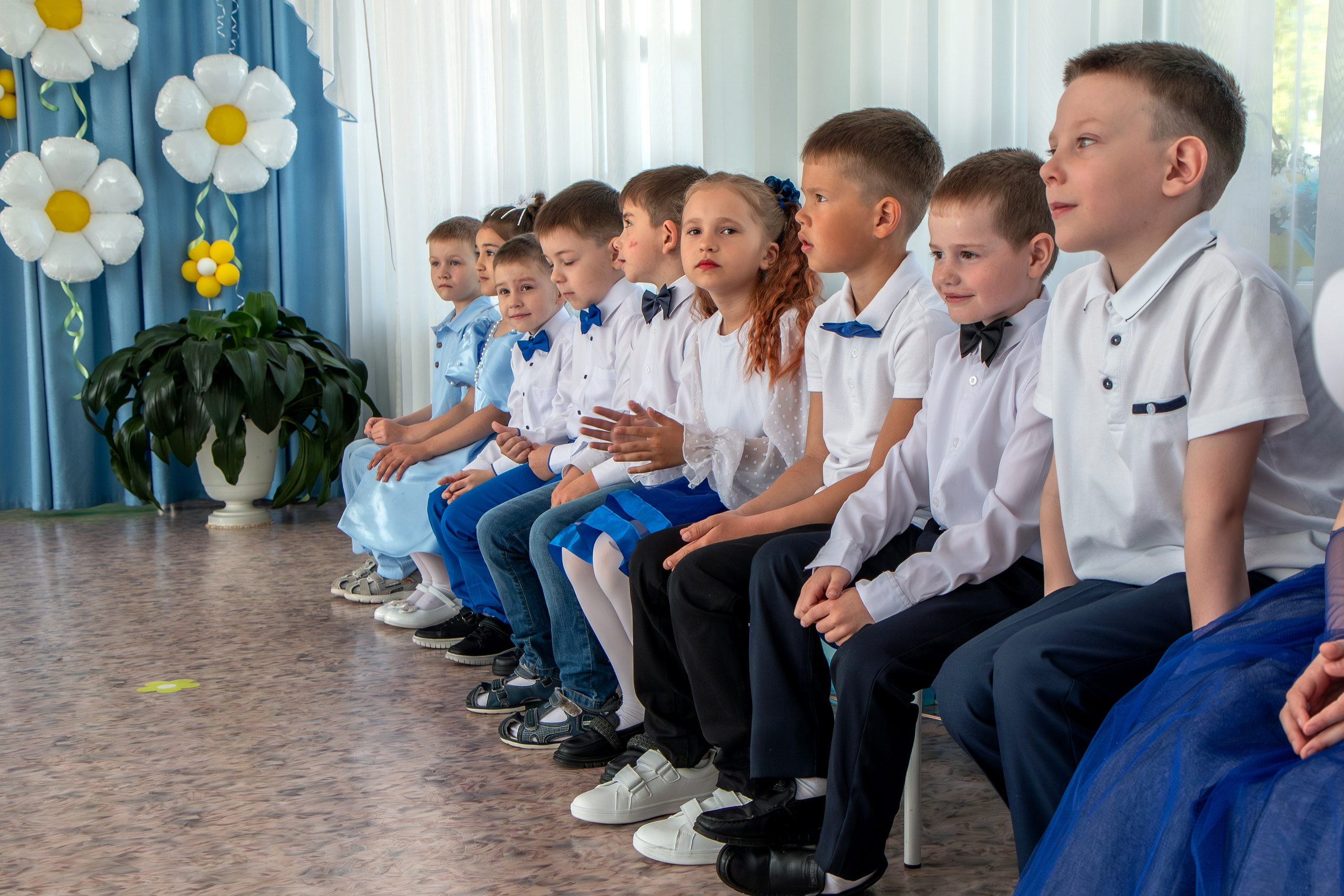 Выпускной вечер. Группа «Вишенка». Фотограф в Шелехове, лучшие выпускные альбомы в Шелехове