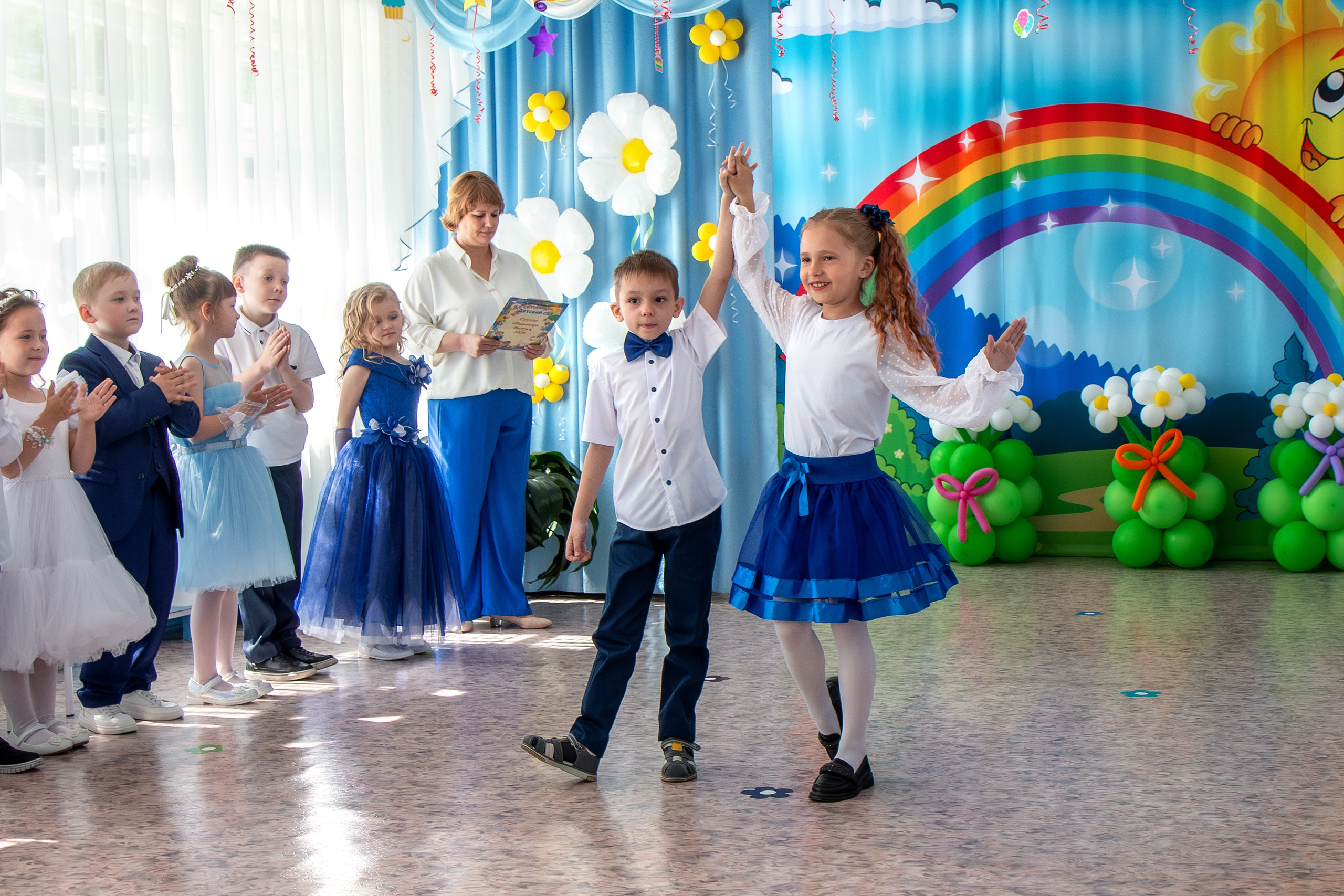 Выпускной вечер. Группа «Вишенка». Фотограф в Шелехове, лучшие выпускные альбомы в Шелехове