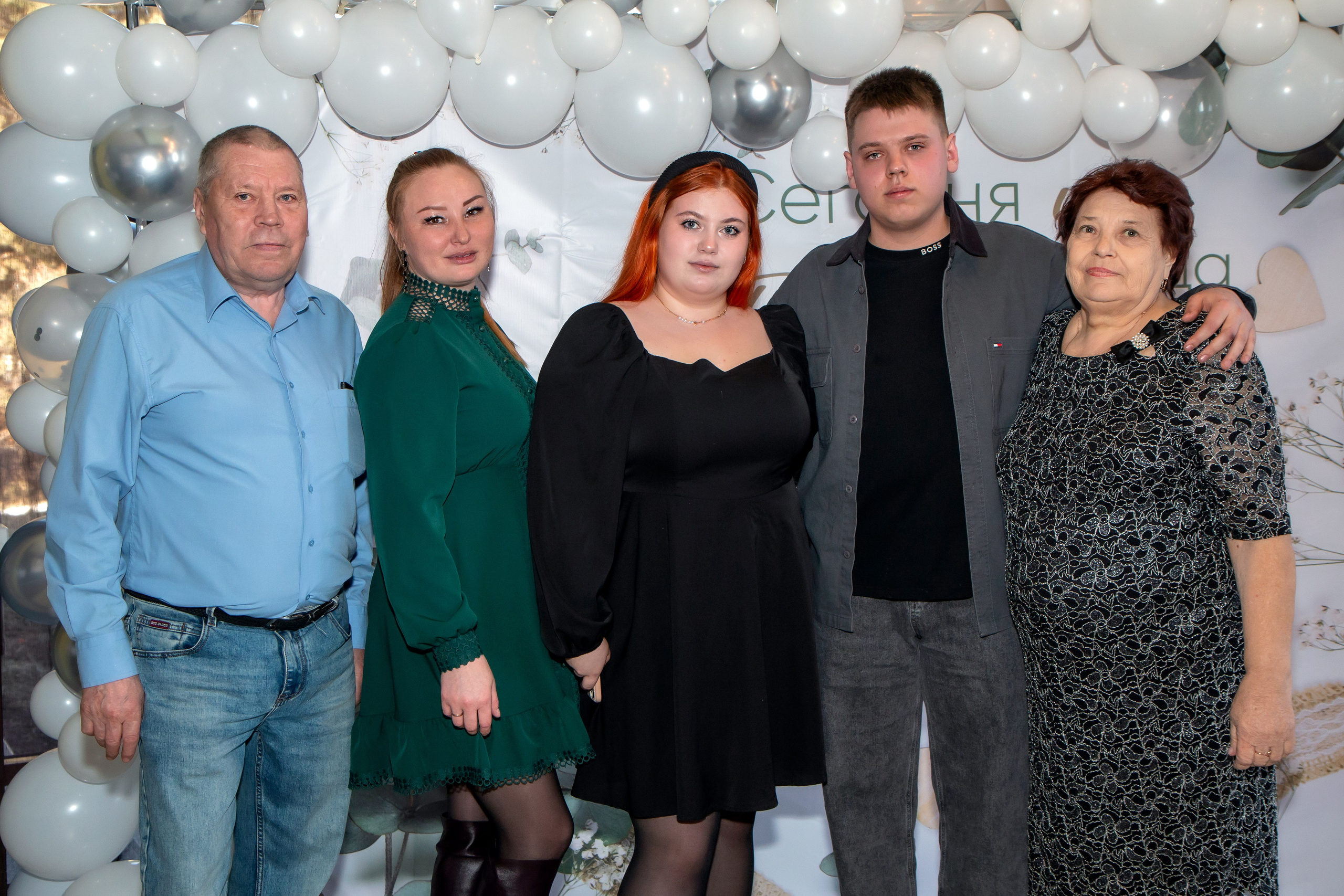 Данил и Елизавета. Банкет. Фотограф в Шелехове, лучшие выпускные альбомы в Шелехове