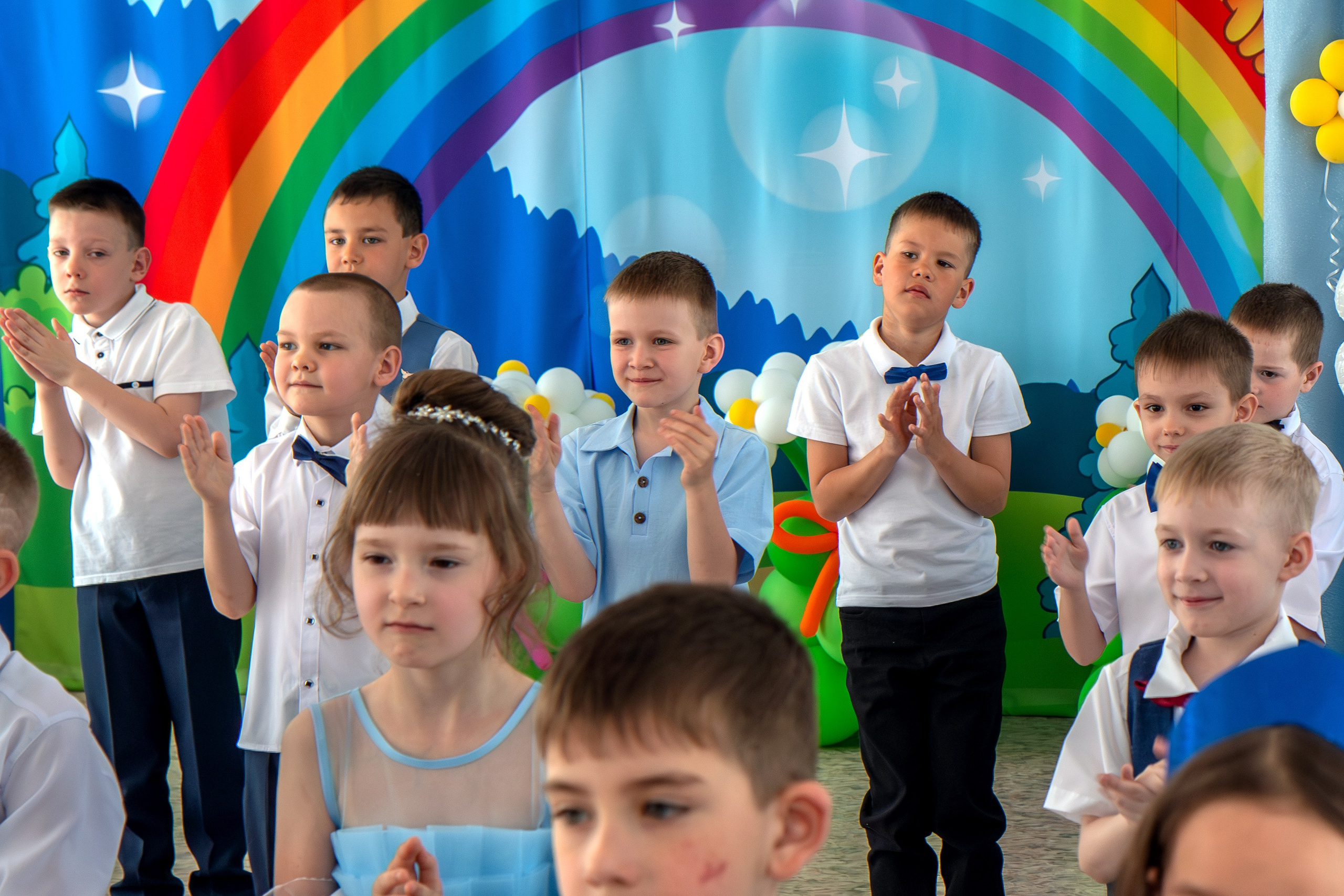 Выпускной вечер. Группа «Вишенка». Фотограф в Шелехове, лучшие выпускные альбомы в Шелехове