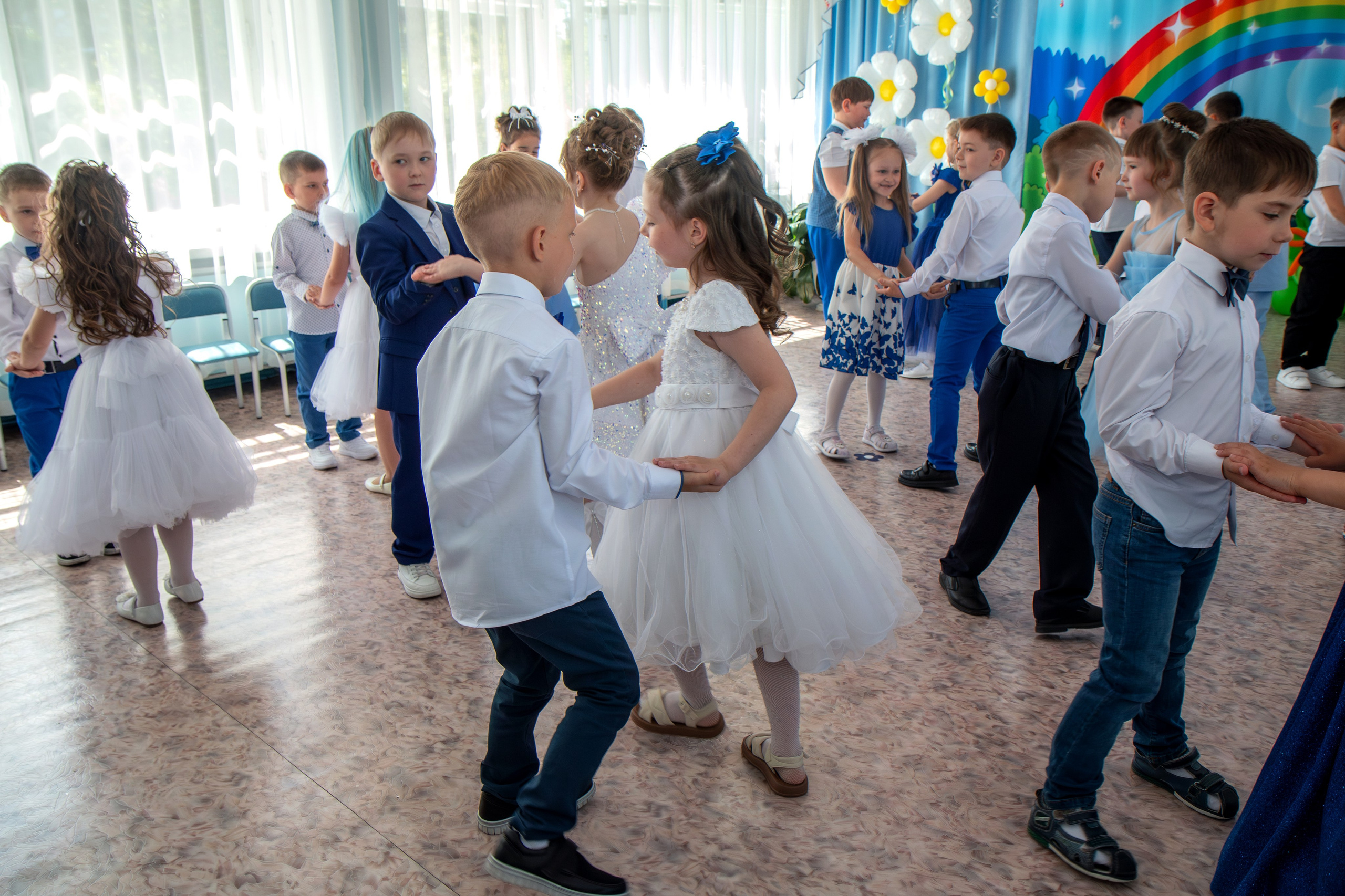 Выпускной вечер. Группа «Вишенка». Фотограф в Шелехове, лучшие выпускные альбомы в Шелехове