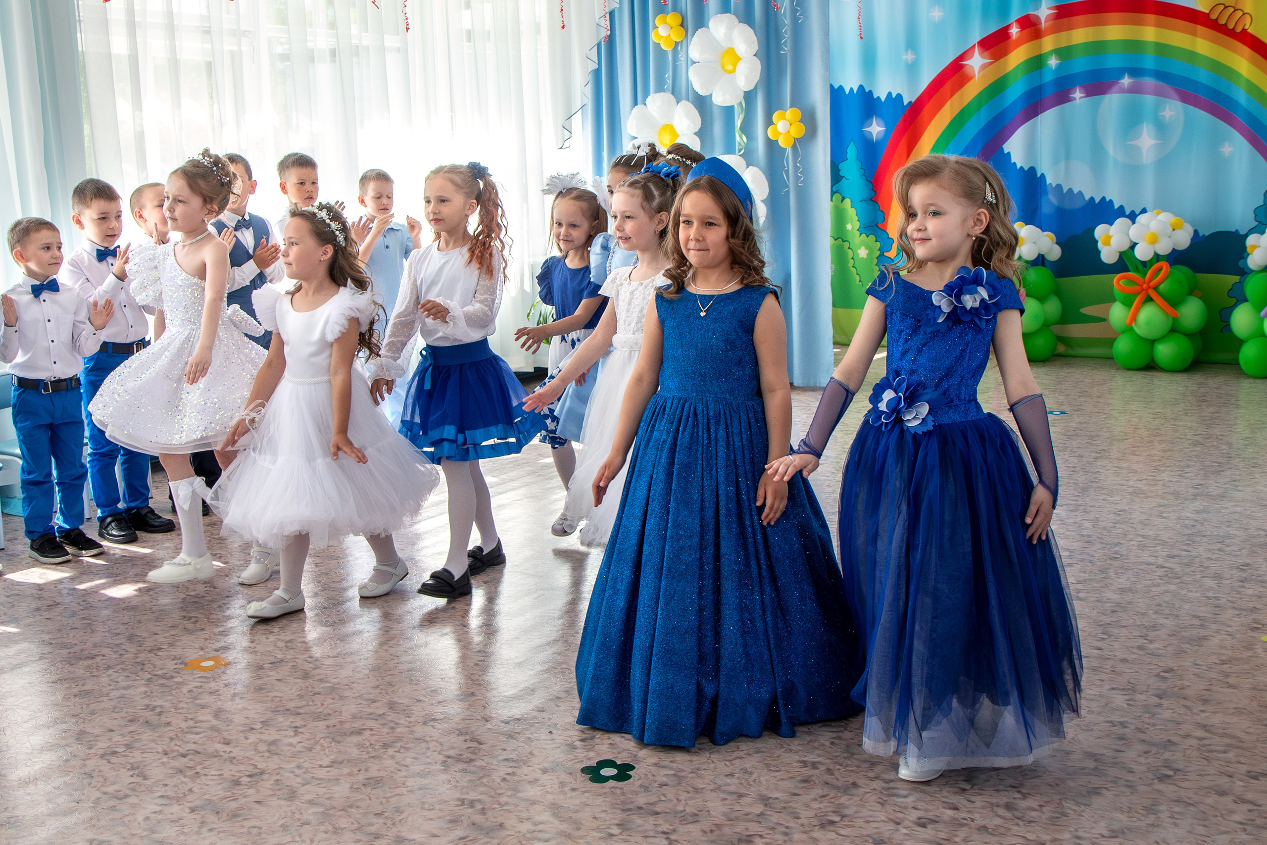 Выпускной вечер. Группа «Вишенка». Фотограф в Шелехове, лучшие выпускные альбомы в Шелехове