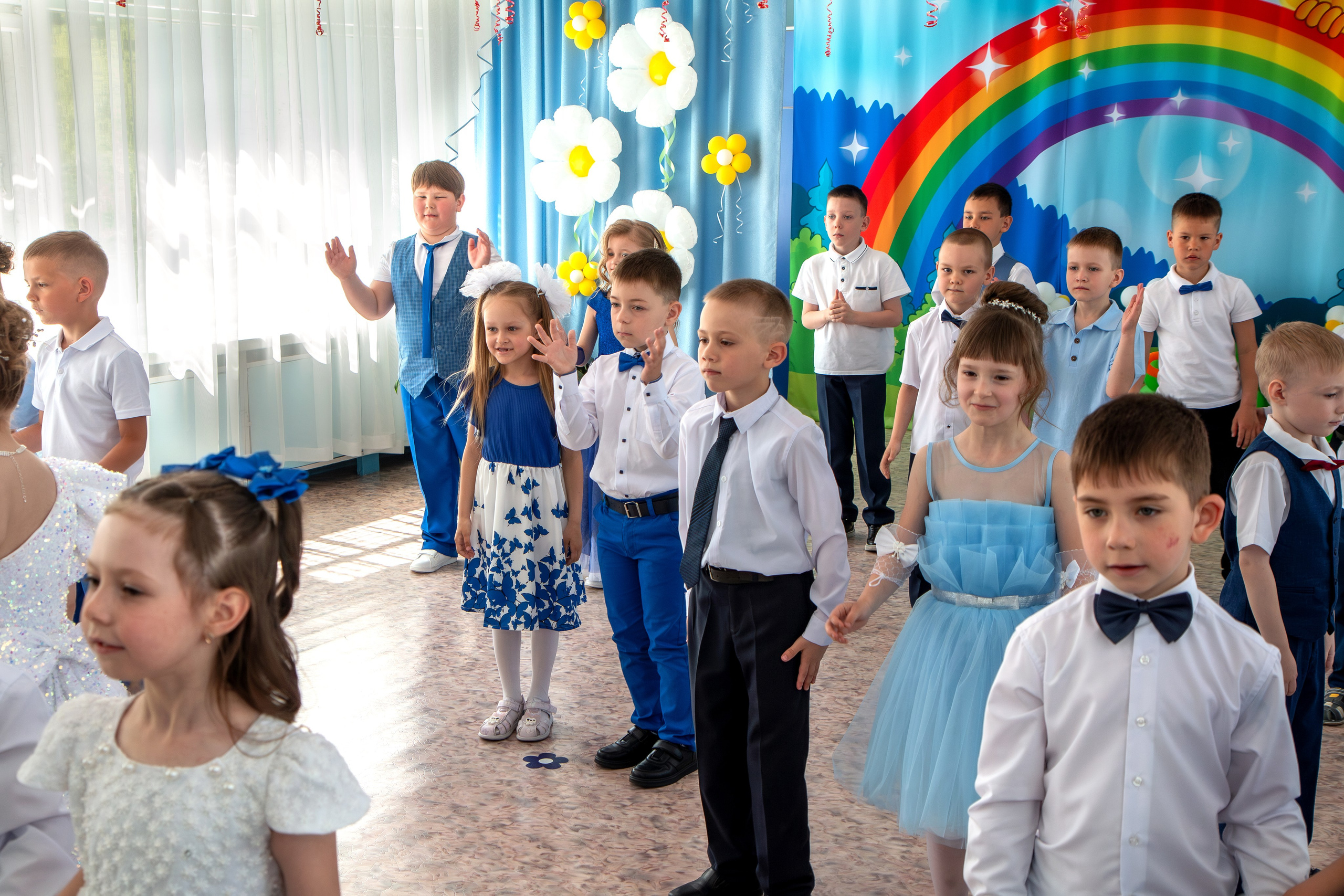 Выпускной вечер. Группа «Вишенка». Фотограф в Шелехове, лучшие выпускные альбомы в Шелехове