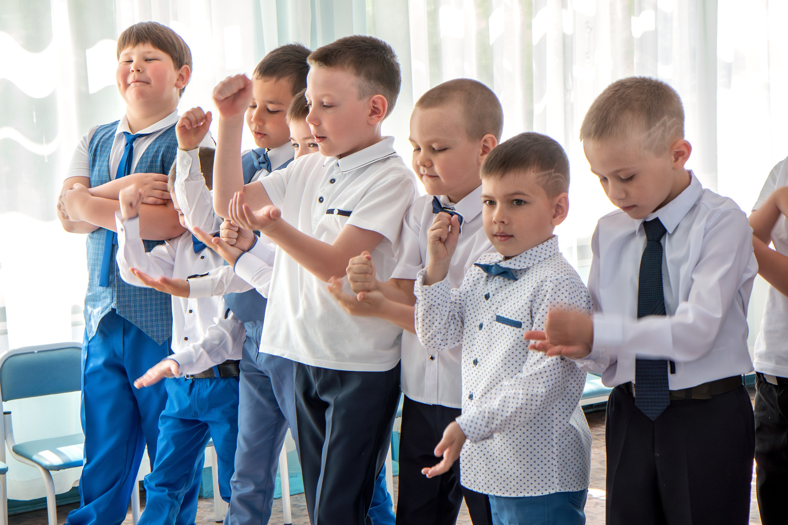 Выпускной вечер. Группа «Вишенка». Фотограф в Шелехове, лучшие выпускные альбомы в Шелехове