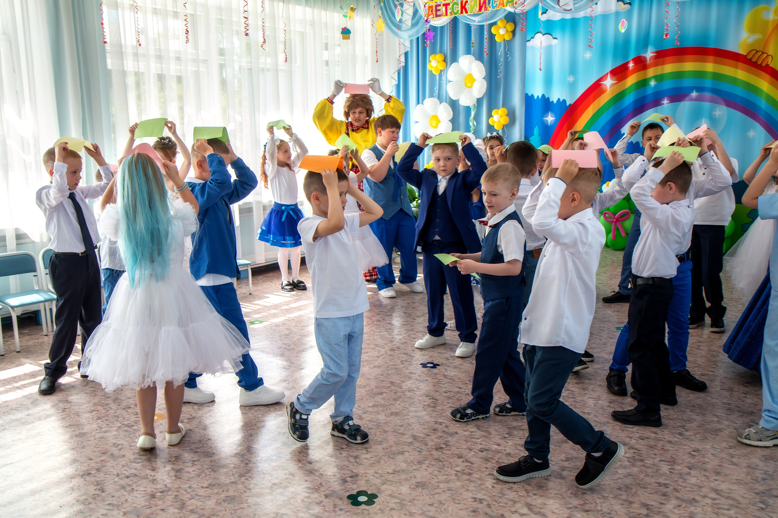 Выпускной вечер. Группа «Вишенка». Фотограф в Шелехове, лучшие выпускные альбомы в Шелехове