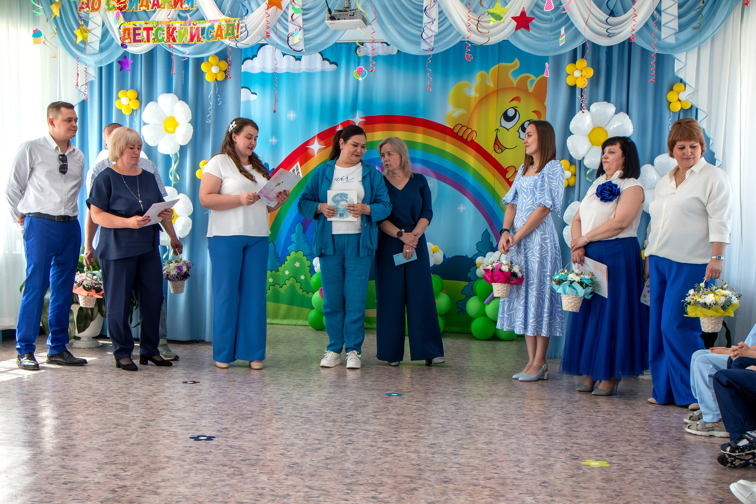 Выпускной вечер. Группа «Вишенка». Фотограф в Шелехове, лучшие выпускные альбомы в Шелехове