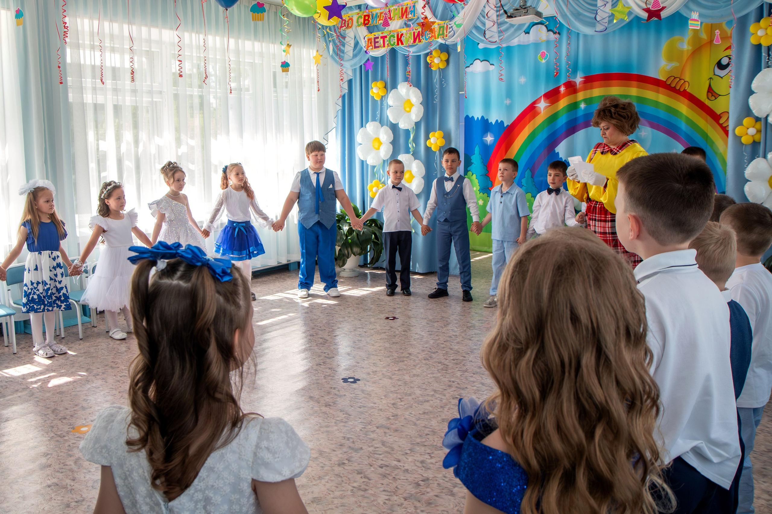 Выпускной вечер. Группа «Вишенка». Фотограф в Шелехове, лучшие выпускные альбомы в Шелехове