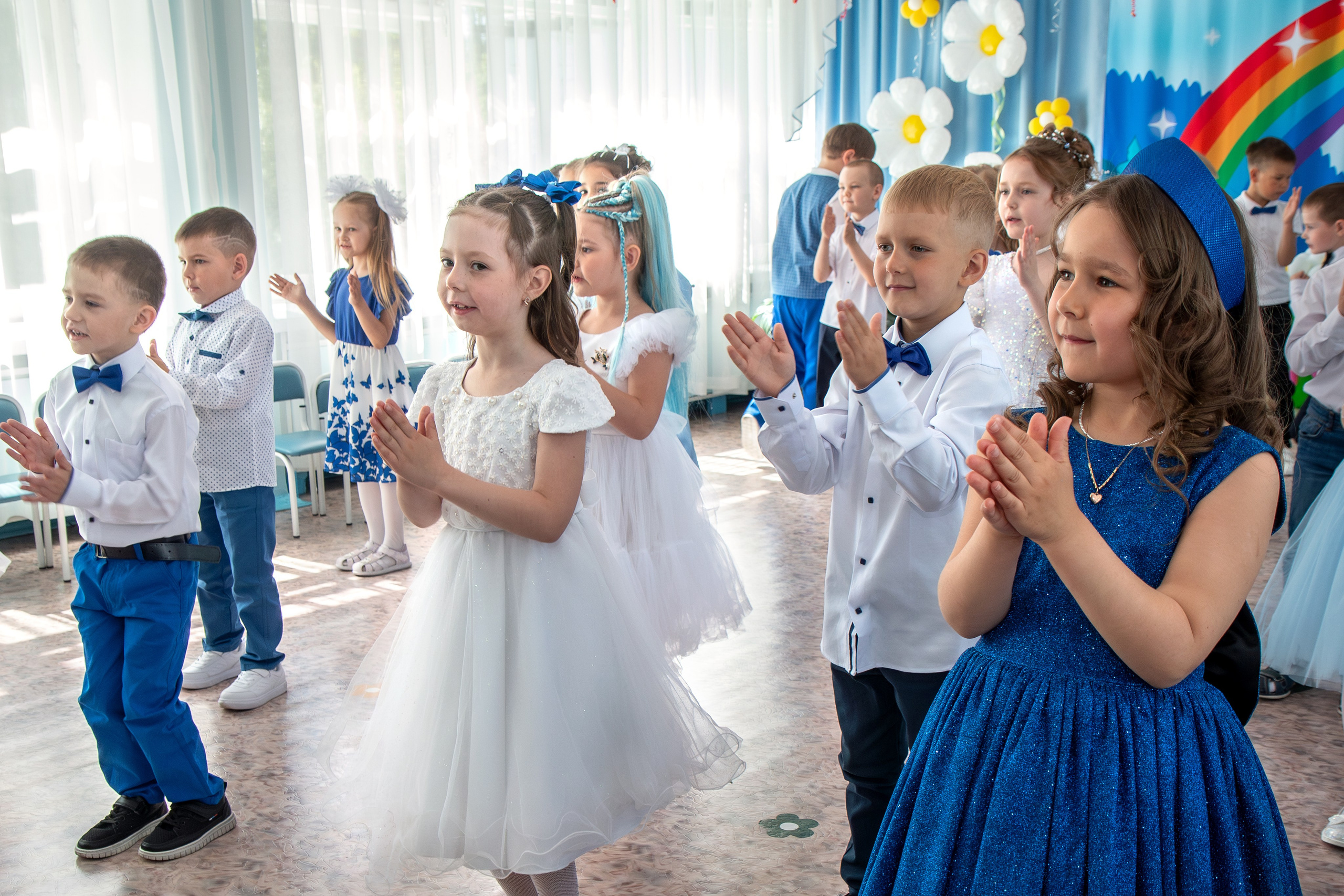 Выпускной вечер. Группа «Вишенка». Фотограф в Шелехове, лучшие выпускные альбомы в Шелехове