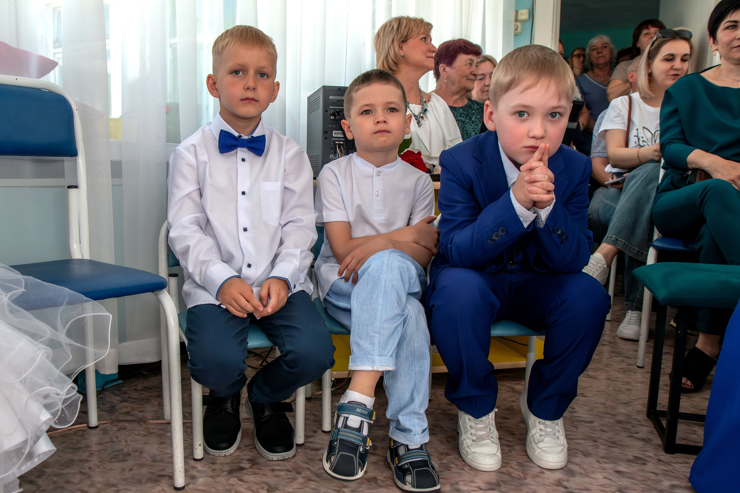 Выпускной вечер. Группа «Вишенка». Фотограф в Шелехове, лучшие выпускные альбомы в Шелехове
