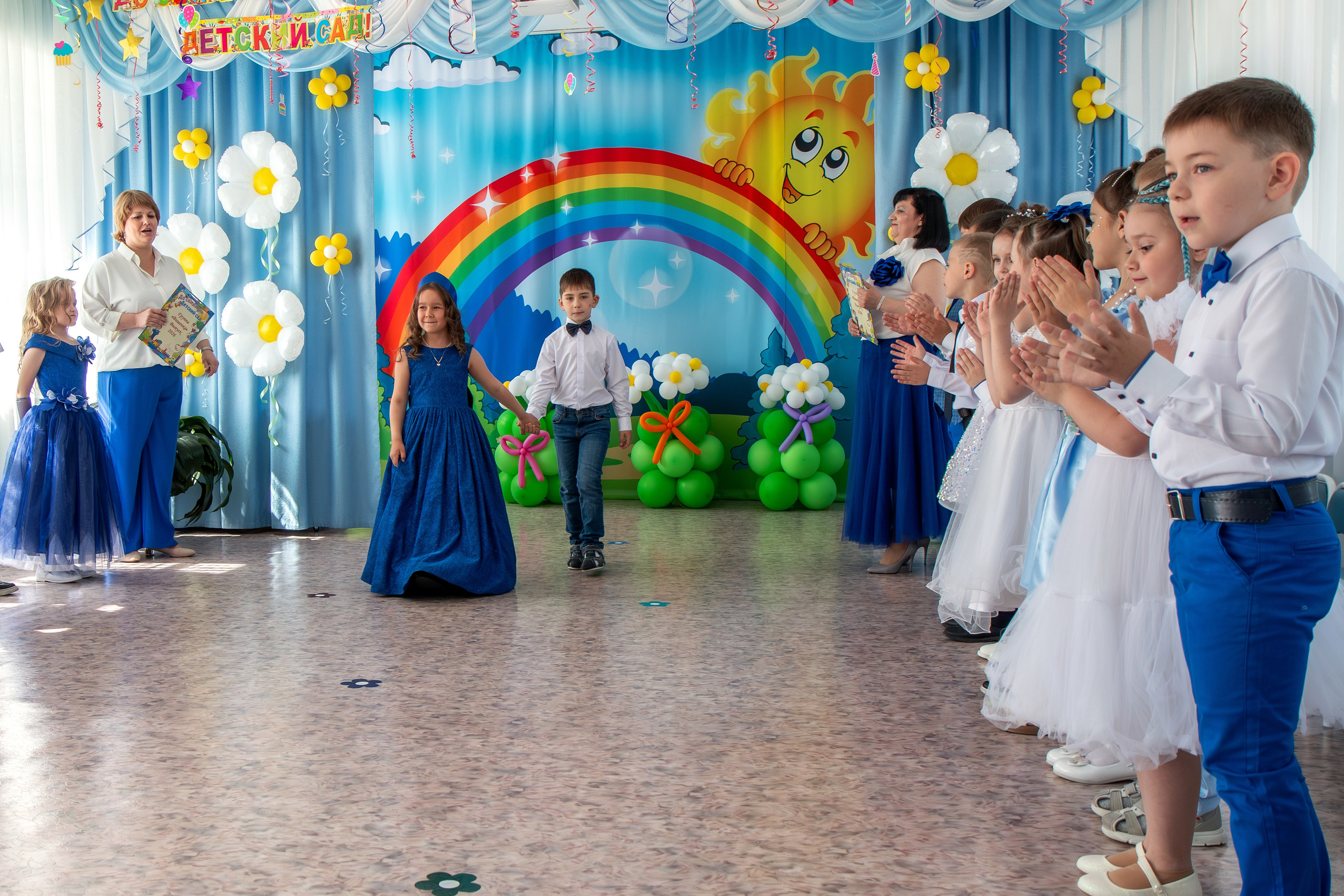 Выпускной вечер. Группа «Вишенка». Фотограф в Шелехове, лучшие выпускные альбомы в Шелехове