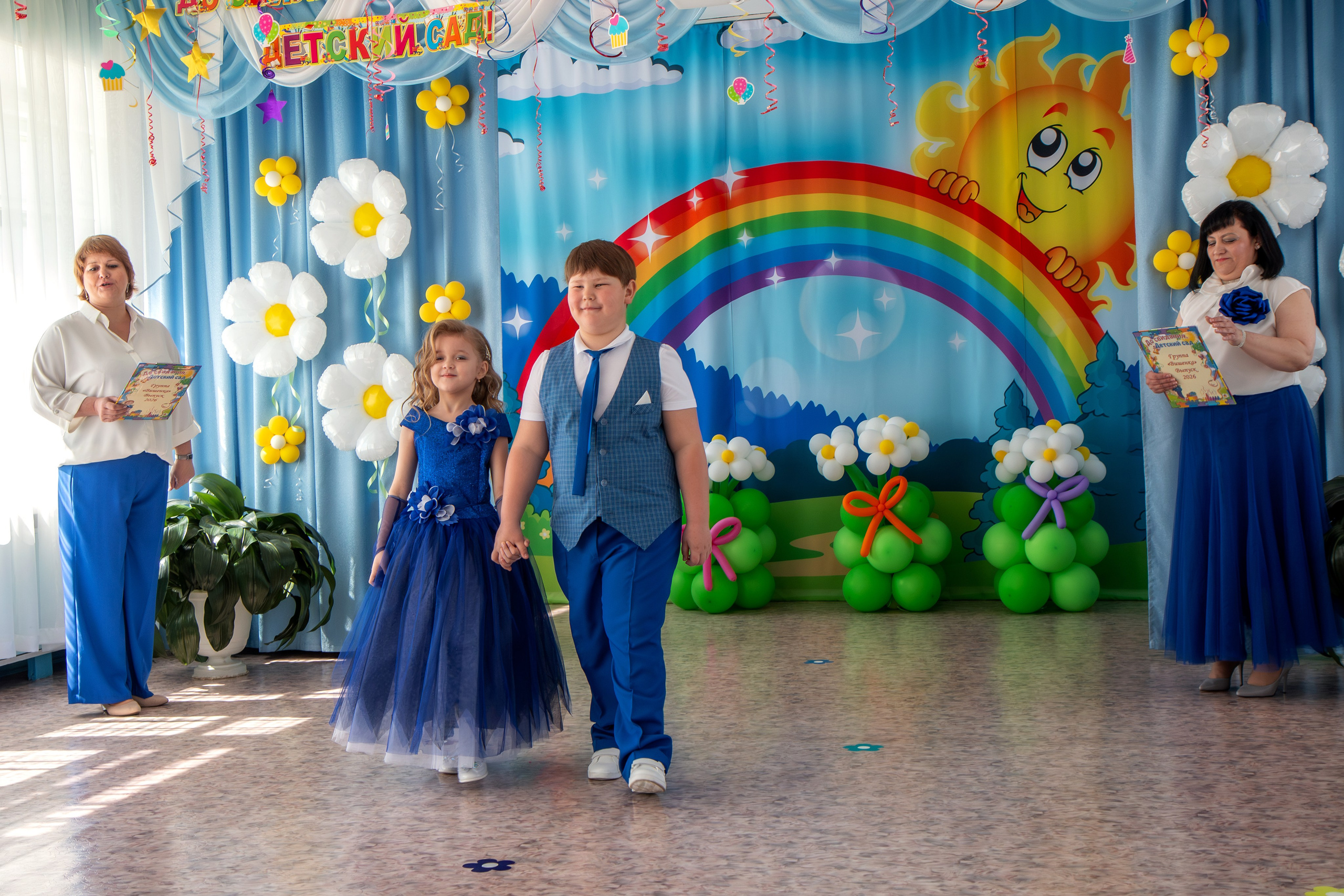 Выпускной вечер. Группа «Вишенка». Фотограф в Шелехове, лучшие выпускные альбомы в Шелехове