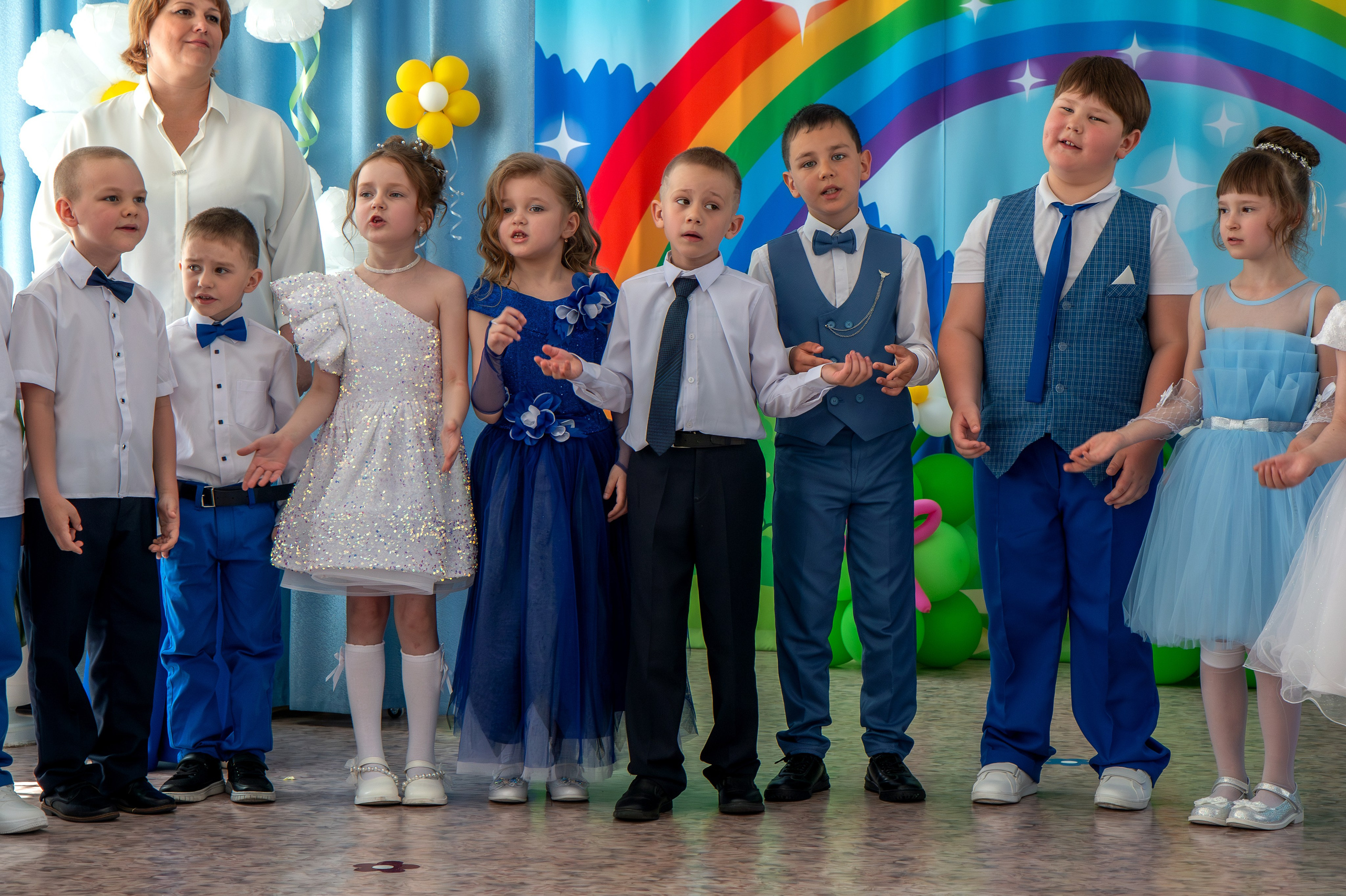 Выпускной вечер. Группа «Вишенка». Фотограф в Шелехове, лучшие выпускные альбомы в Шелехове
