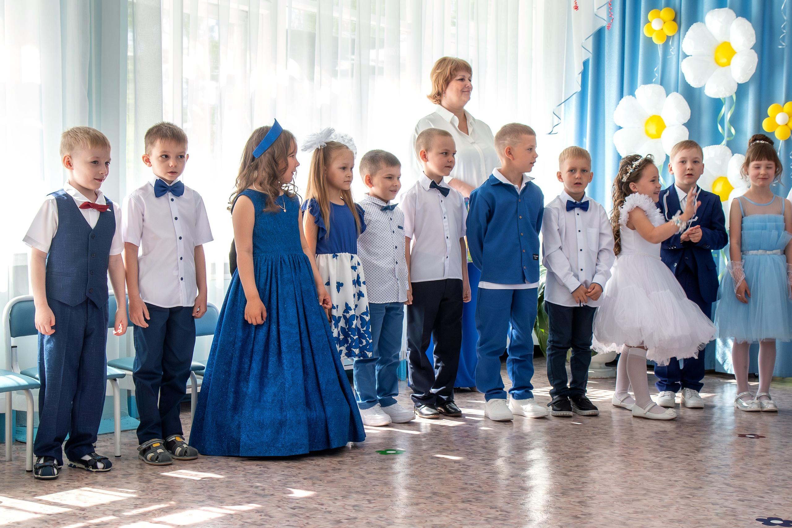 Выпускной вечер. Группа «Вишенка». Фотограф в Шелехове, лучшие выпускные альбомы в Шелехове