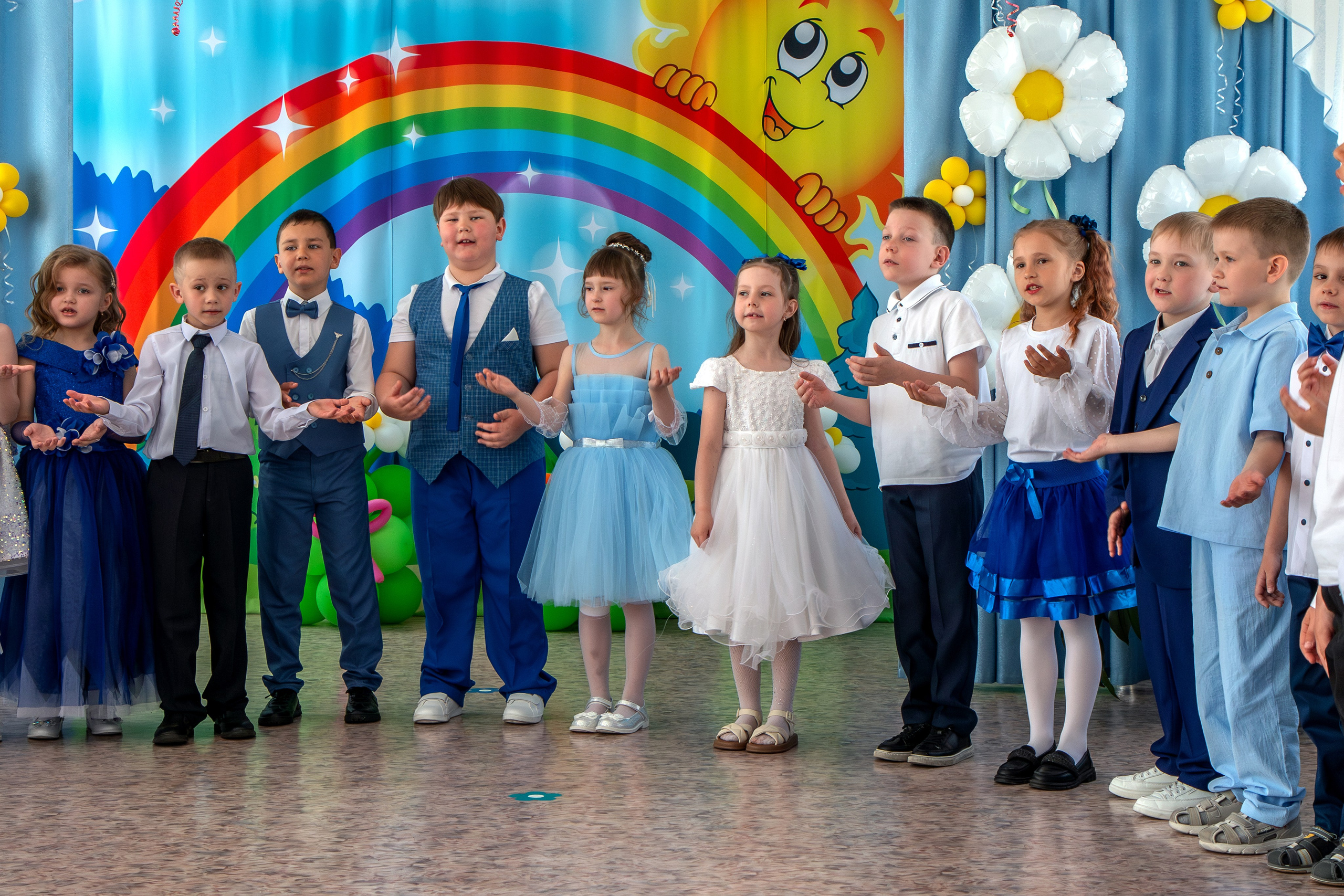 Выпускной вечер. Группа «Вишенка». Фотограф в Шелехове, лучшие выпускные альбомы в Шелехове
