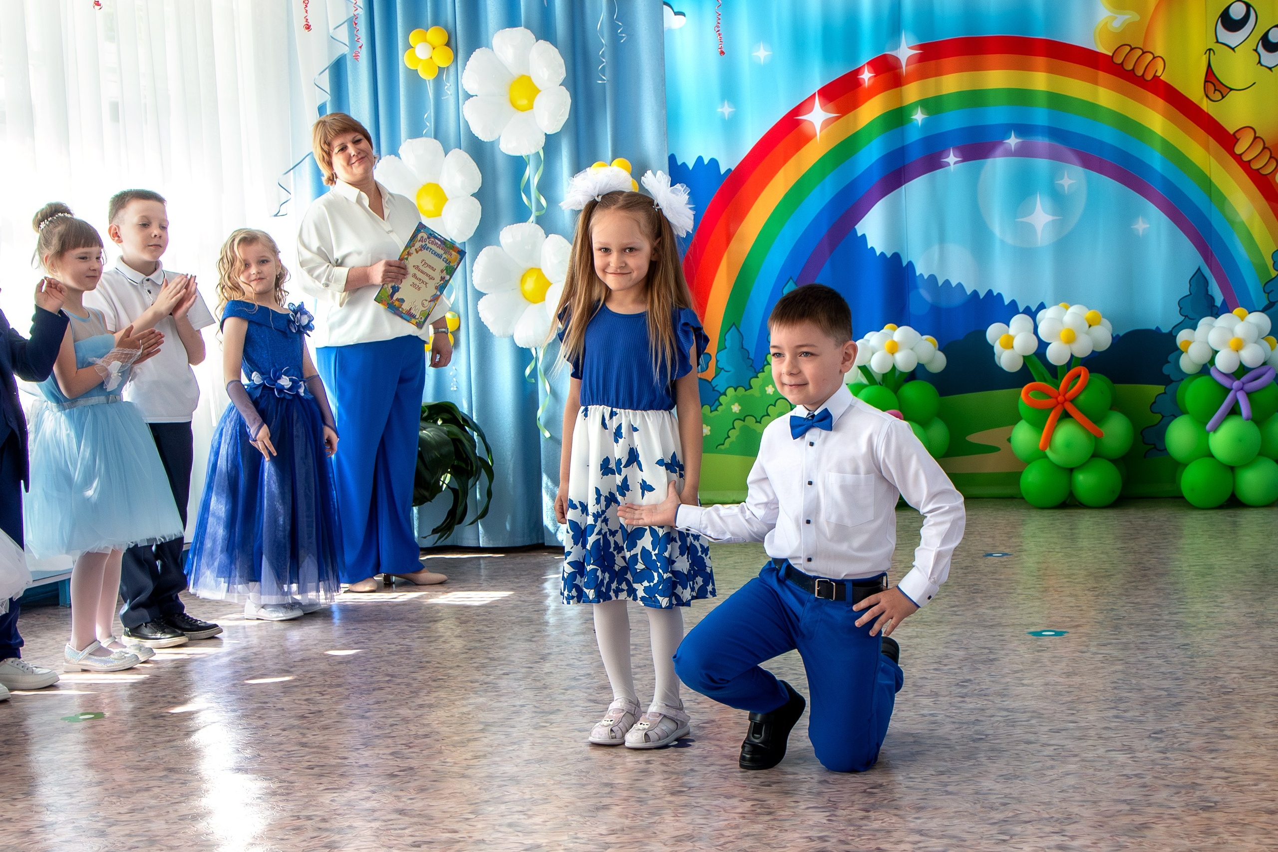 Выпускной вечер. Группа «Вишенка». Фотограф в Шелехове, лучшие выпускные альбомы в Шелехове
