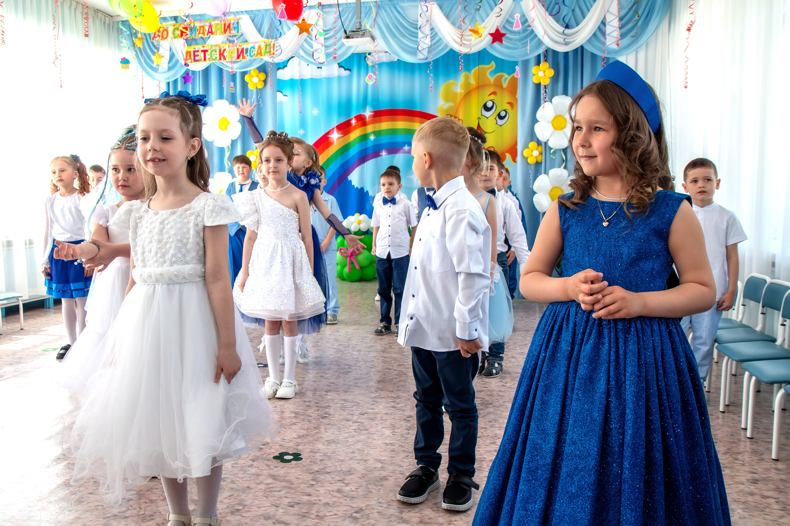 Выпускной вечер. Группа «Вишенка». Фотограф в Шелехове, лучшие выпускные альбомы в Шелехове