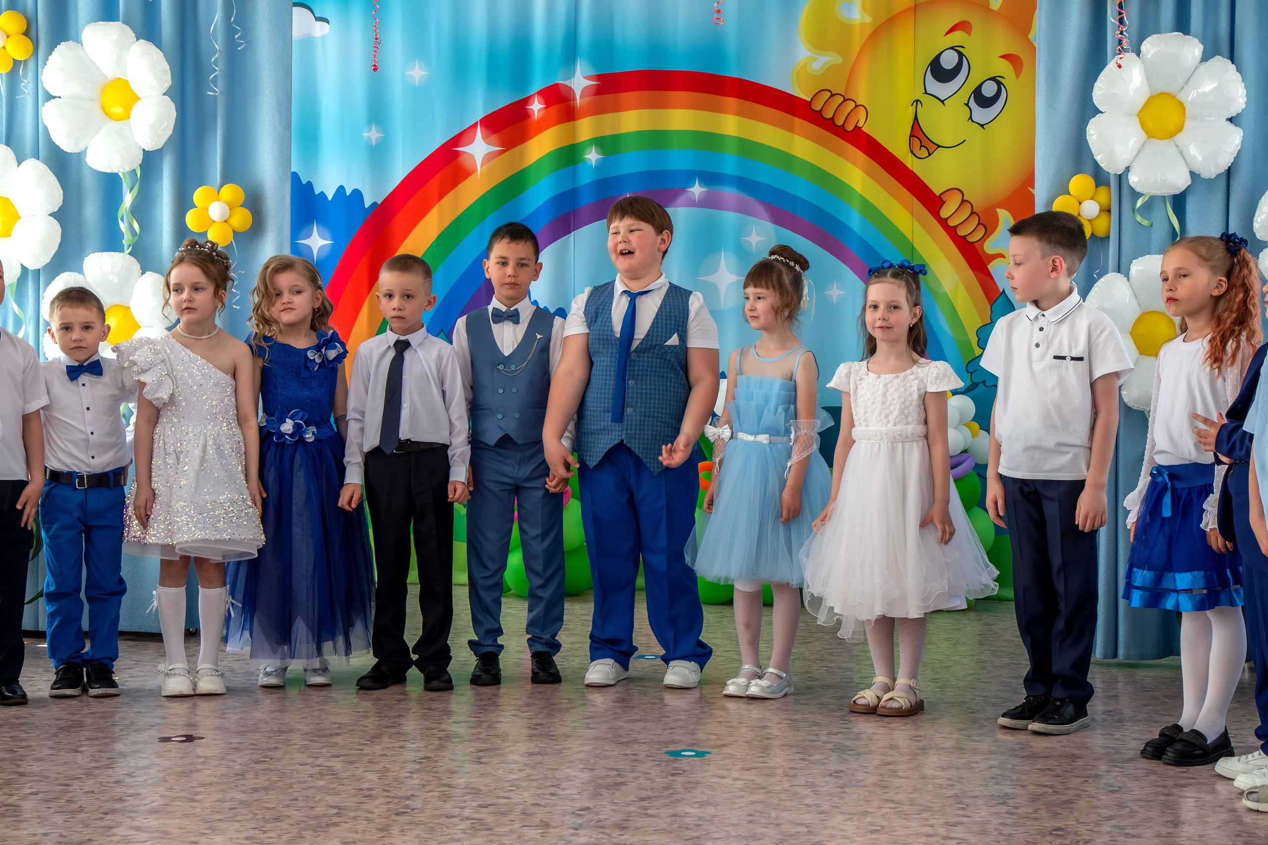 Выпускной вечер. Группа «Вишенка». Фотограф в Шелехове, лучшие выпускные альбомы в Шелехове