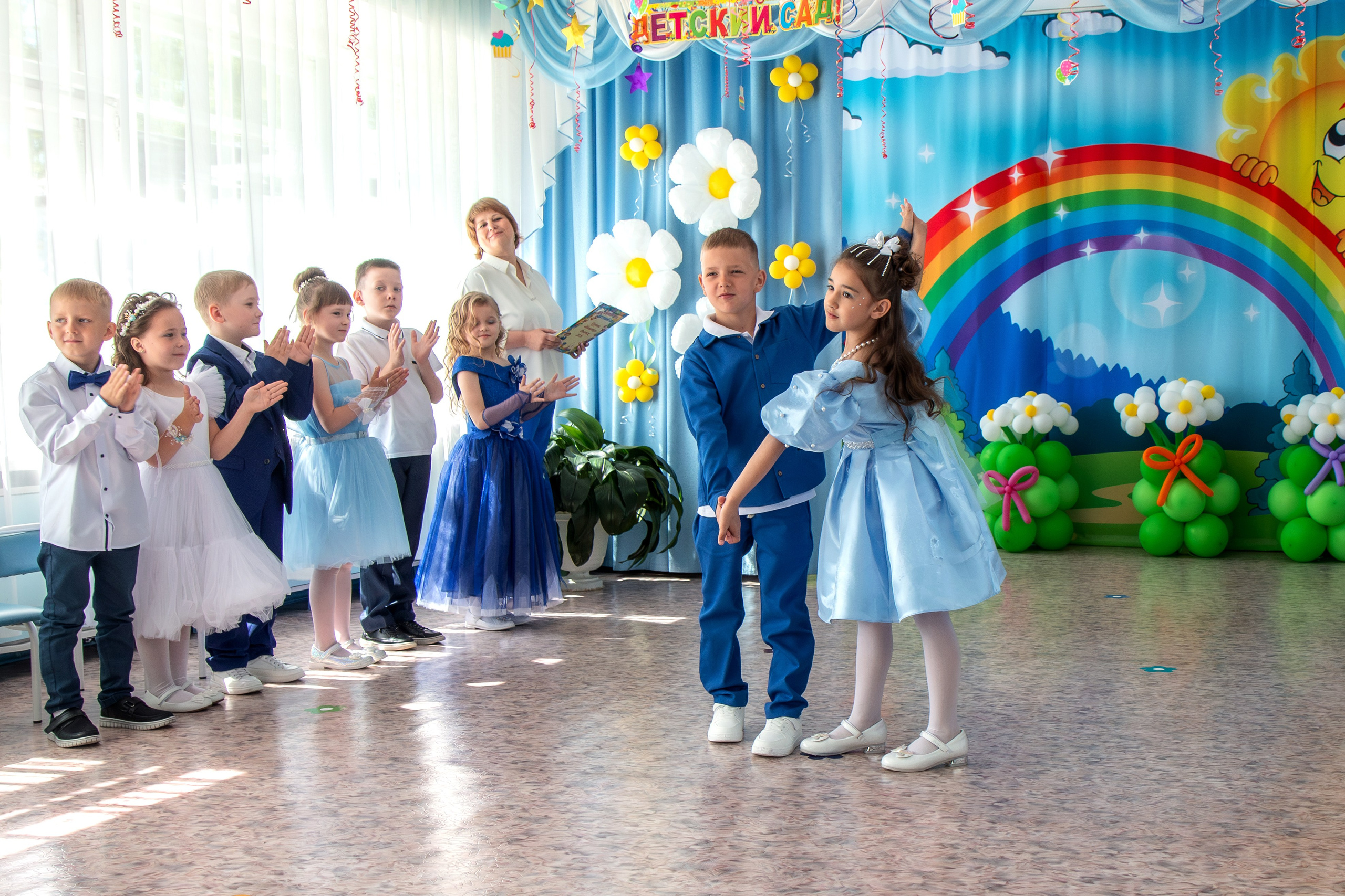 Выпускной вечер. Группа «Вишенка». Фотограф в Шелехове, лучшие выпускные альбомы в Шелехове