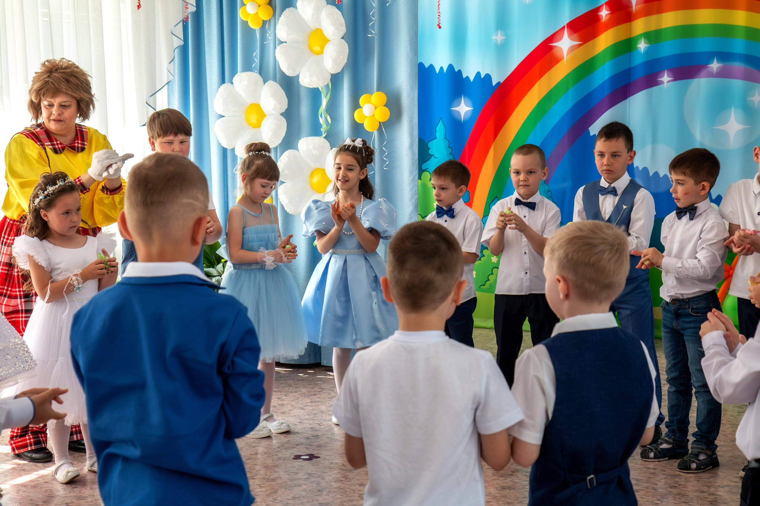 Выпускной вечер. Группа «Вишенка». Фотограф в Шелехове, лучшие выпускные альбомы в Шелехове