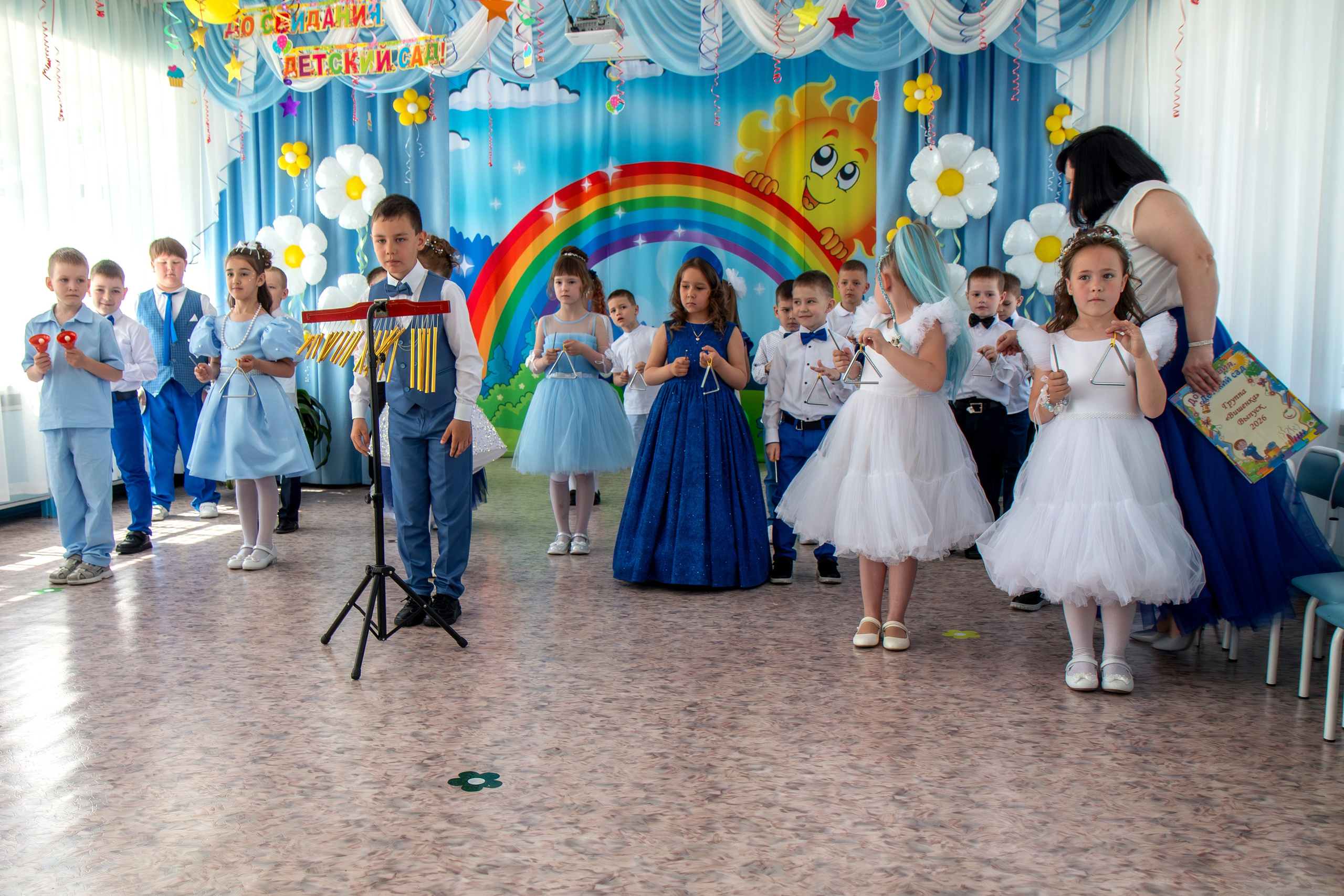 Выпускной вечер. Группа «Вишенка». Фотограф в Шелехове, лучшие выпускные альбомы в Шелехове