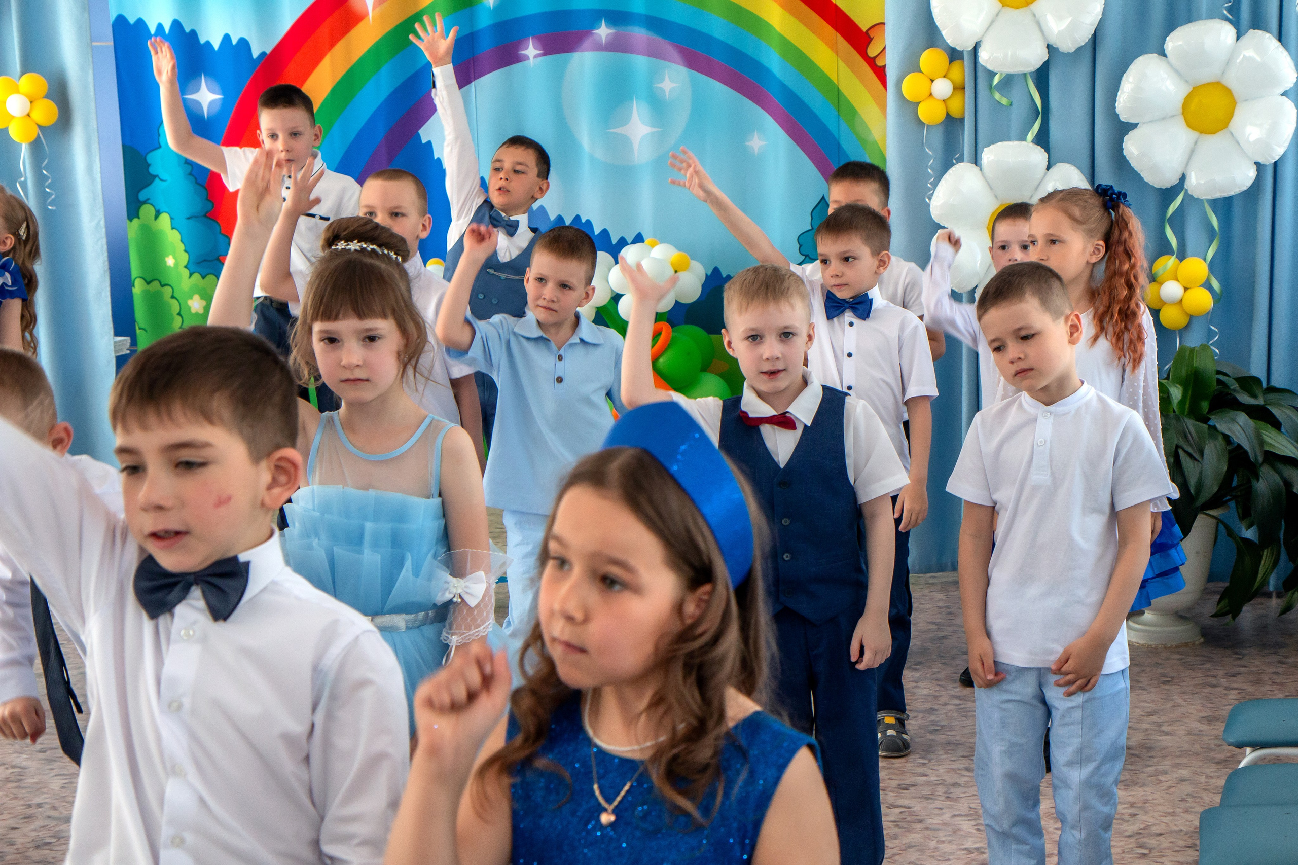 Выпускной вечер. Группа «Вишенка». Фотограф в Шелехове, лучшие выпускные альбомы в Шелехове