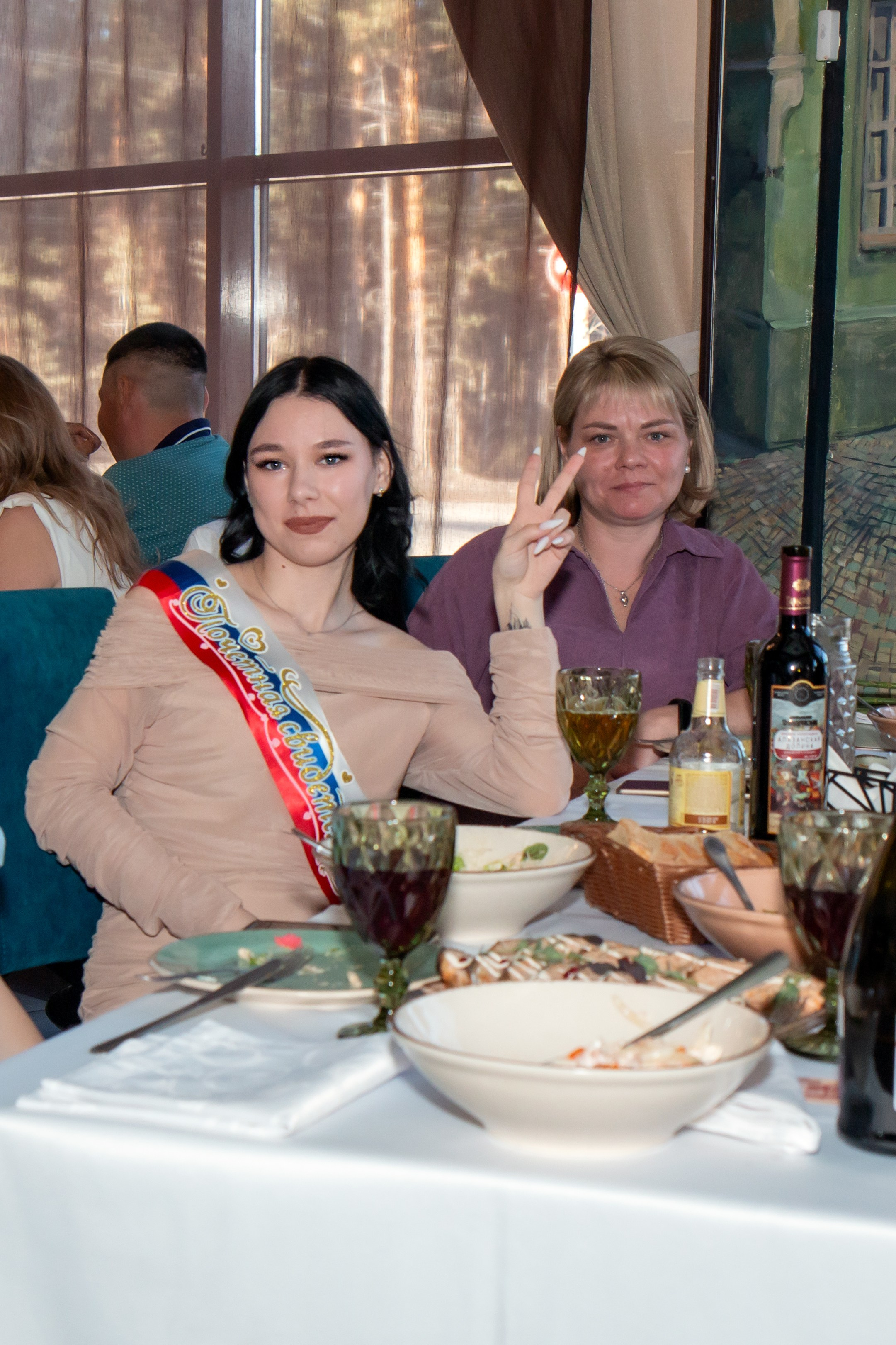 Данил и Елизавета. Банкет. Фотограф в Шелехове, лучшие выпускные альбомы в Шелехове
