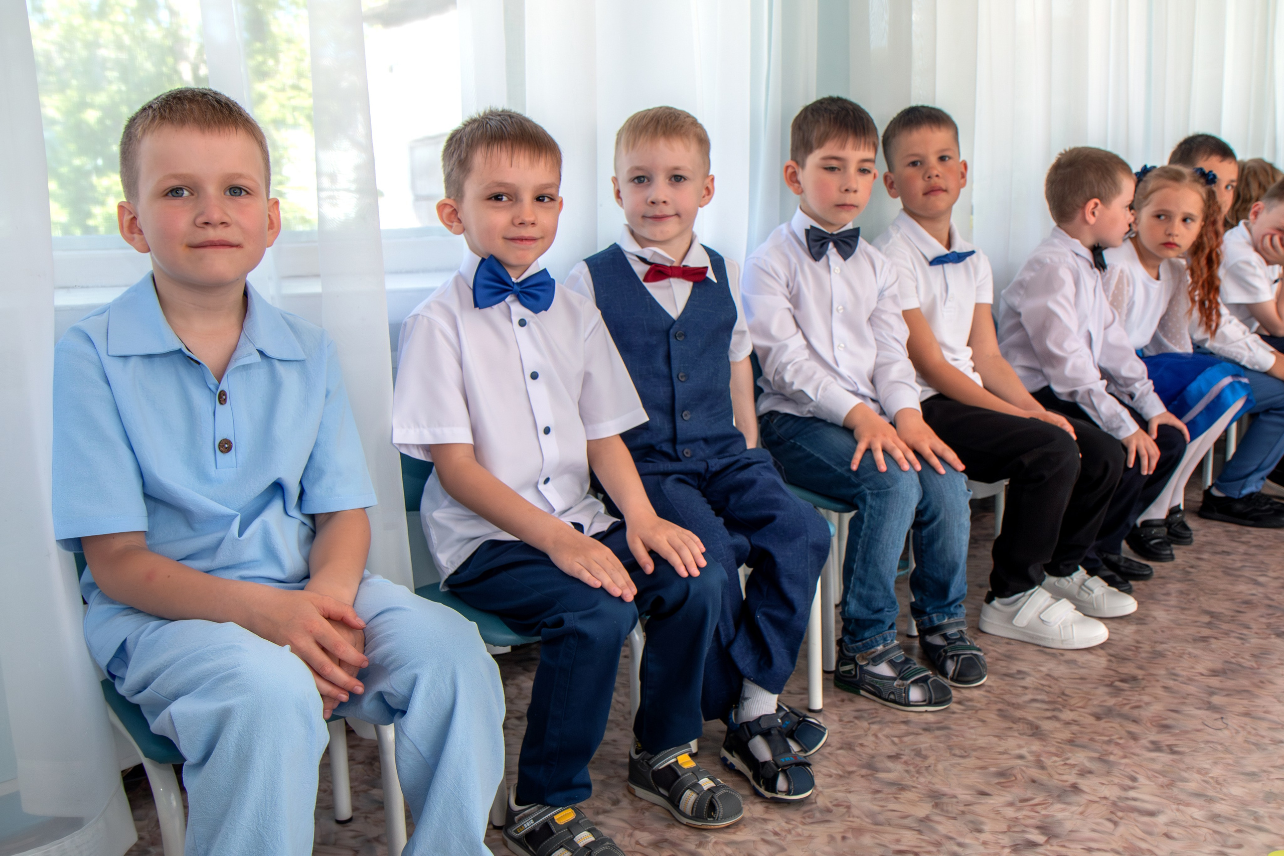 Выпускной вечер. Группа «Вишенка». Фотограф в Шелехове, лучшие выпускные альбомы в Шелехове