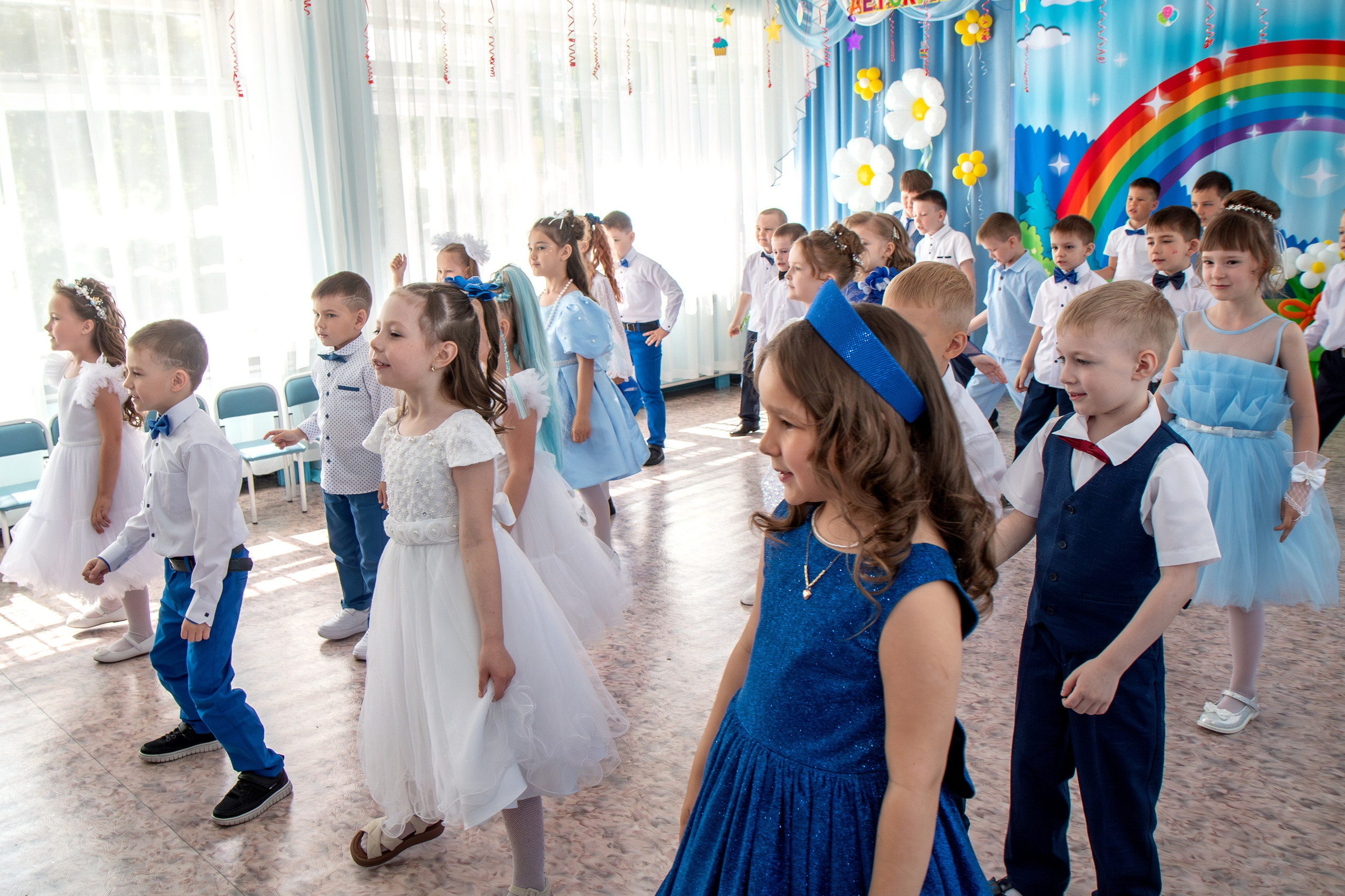 Выпускной вечер. Группа «Вишенка». Фотограф в Шелехове, лучшие выпускные альбомы в Шелехове