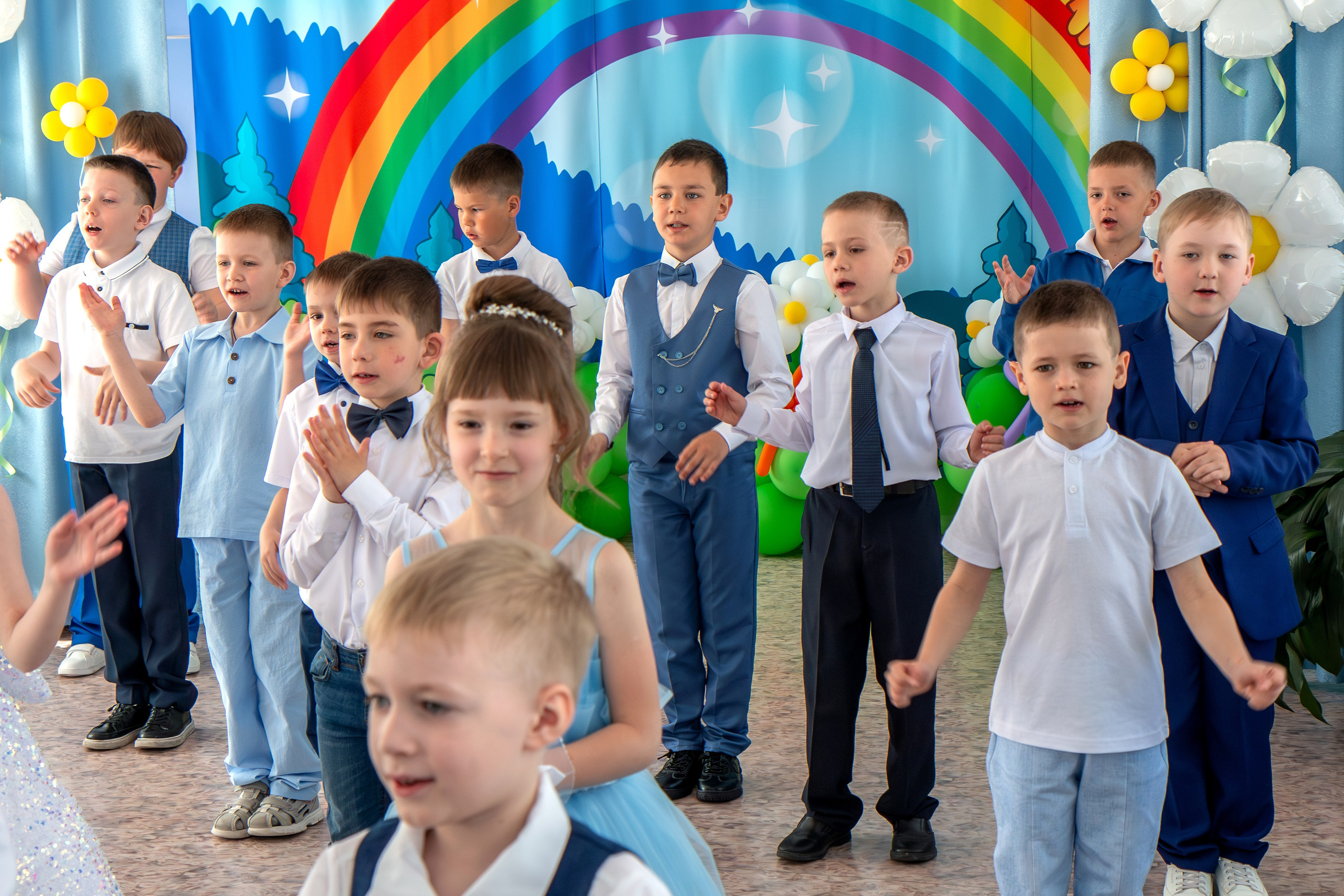 Выпускной вечер. Группа «Вишенка». Фотограф в Шелехове, лучшие выпускные альбомы в Шелехове