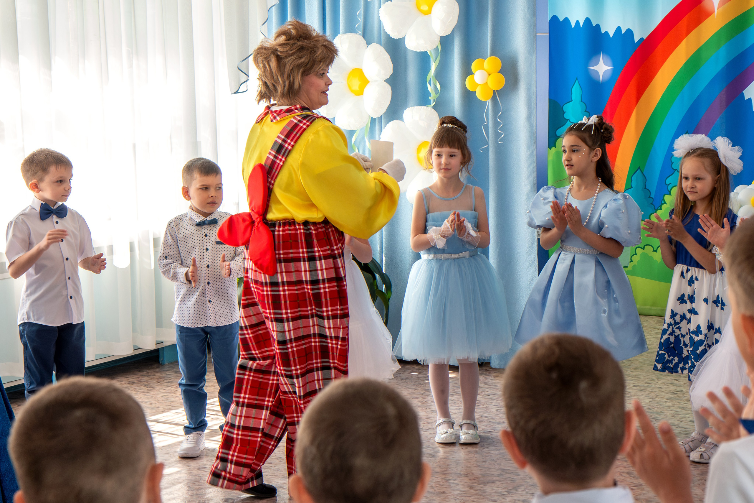 Выпускной вечер. Группа «Вишенка». Фотограф в Шелехове, лучшие выпускные альбомы в Шелехове