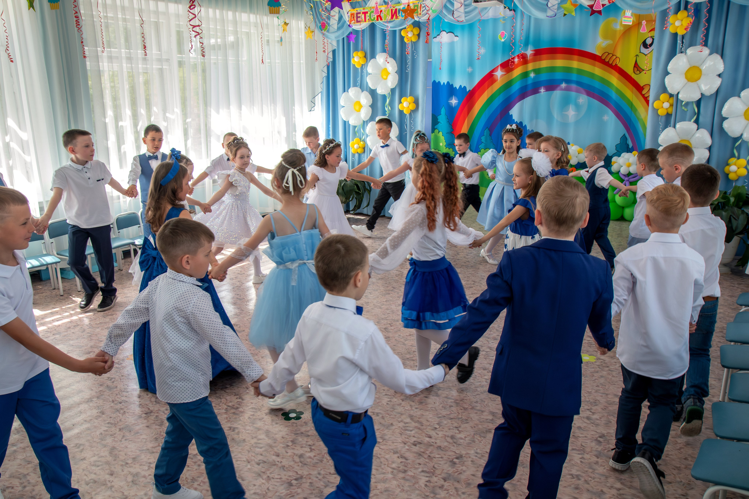 Выпускной вечер. Группа «Вишенка». Фотограф в Шелехове, лучшие выпускные альбомы в Шелехове