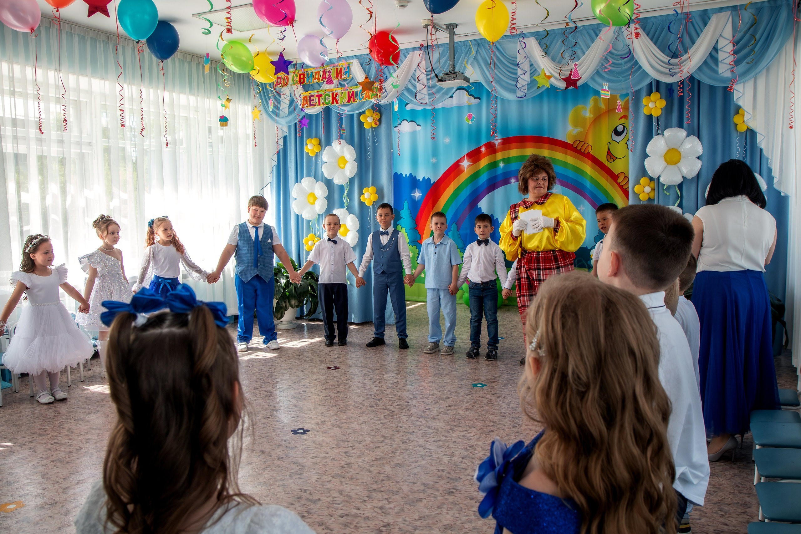 Выпускной вечер. Группа «Вишенка». Фотограф в Шелехове, лучшие выпускные альбомы в Шелехове