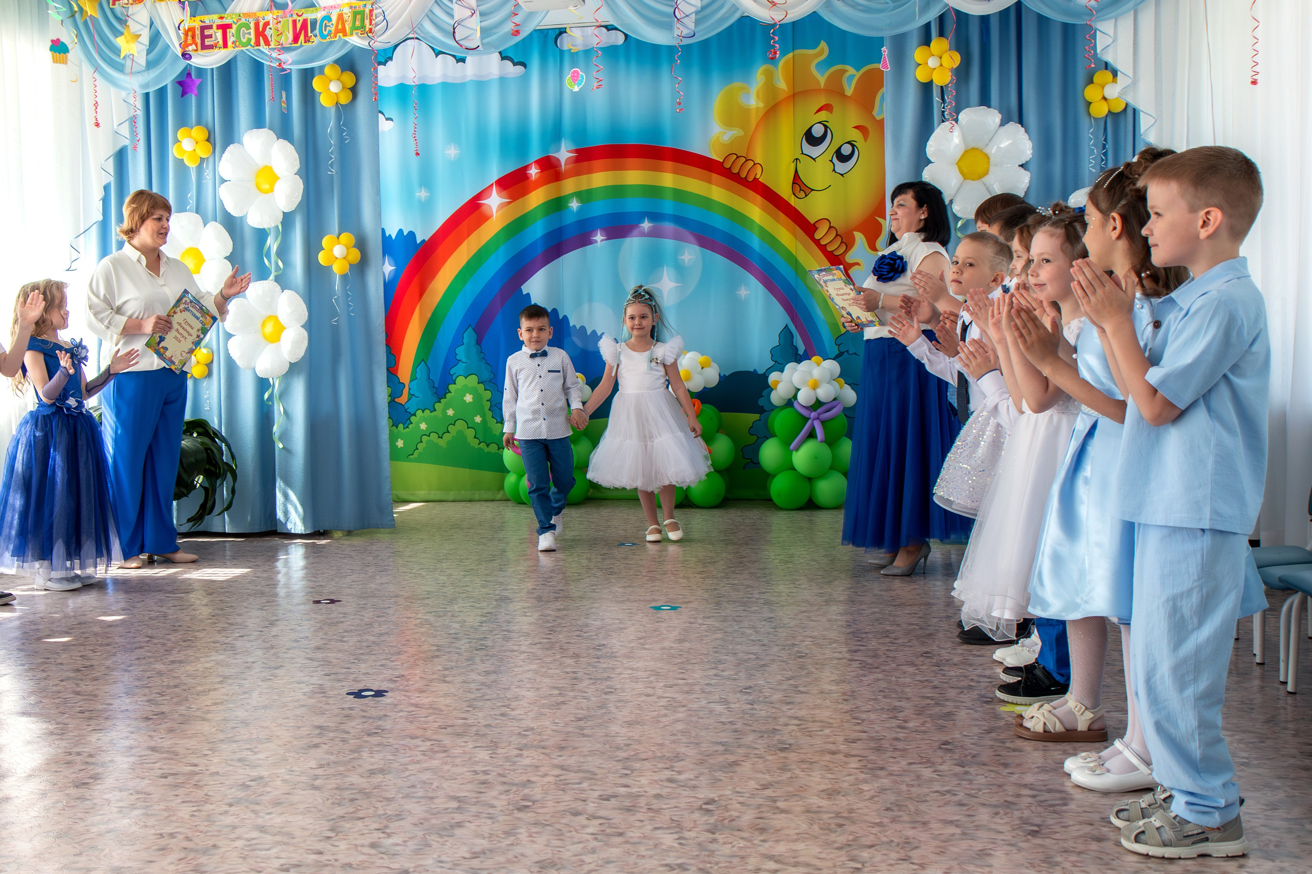 Выпускной вечер. Группа «Вишенка». Фотограф в Шелехове, лучшие выпускные альбомы в Шелехове