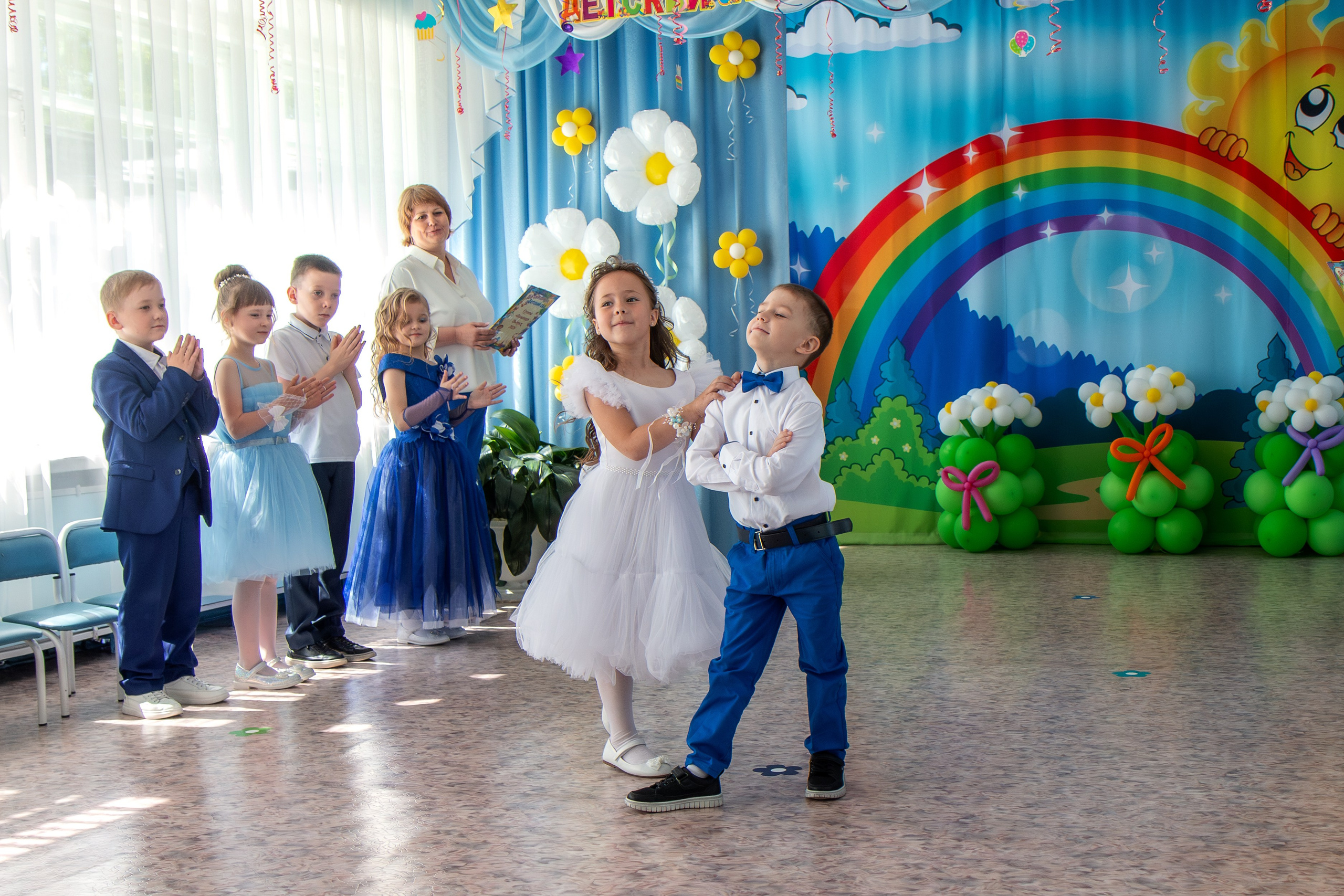Выпускной вечер. Группа «Вишенка». Фотограф в Шелехове, лучшие выпускные альбомы в Шелехове