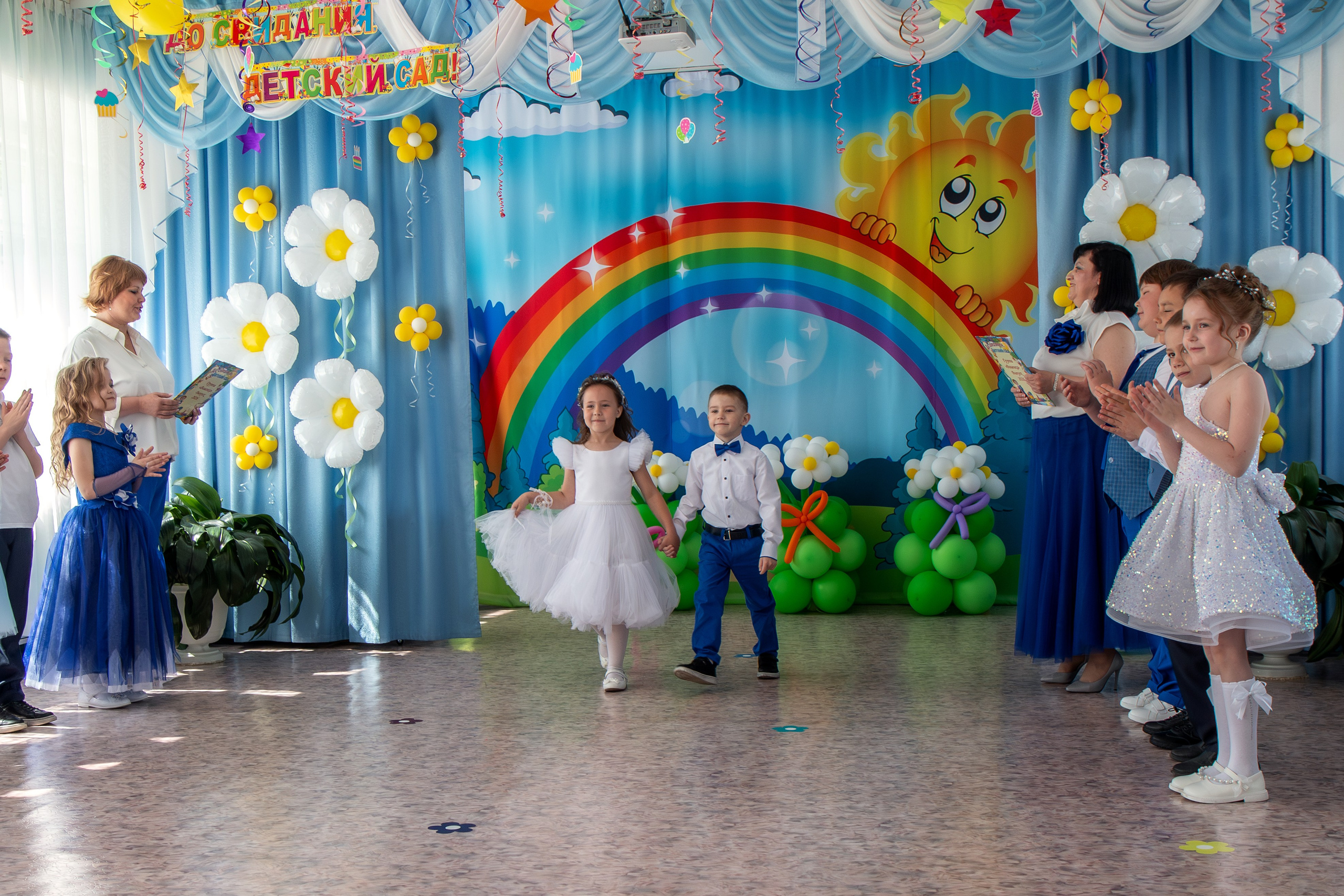 Выпускной вечер. Группа «Вишенка». Фотограф в Шелехове, лучшие выпускные альбомы в Шелехове