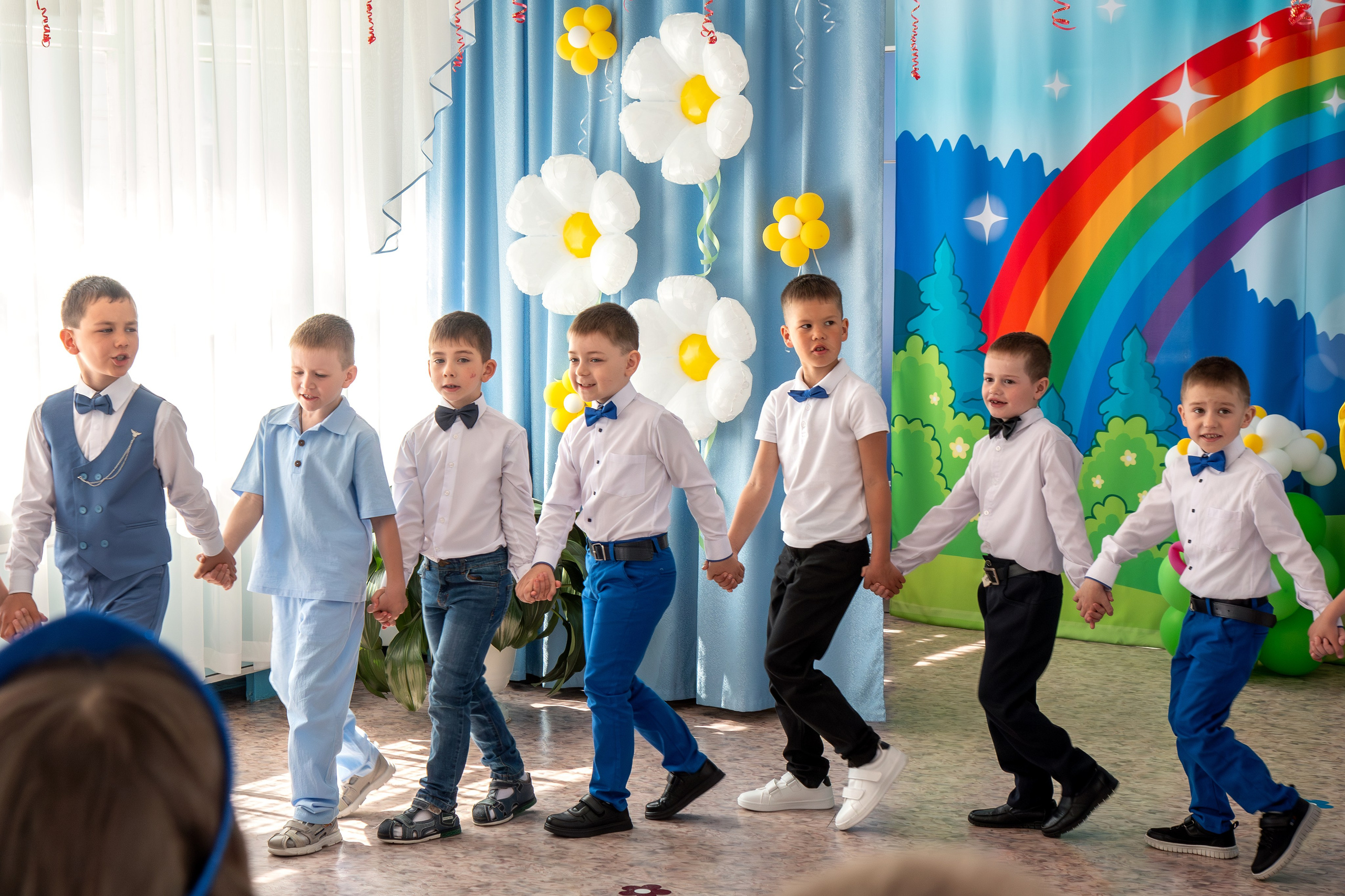 Выпускной вечер. Группа «Вишенка». Фотограф в Шелехове, лучшие выпускные альбомы в Шелехове