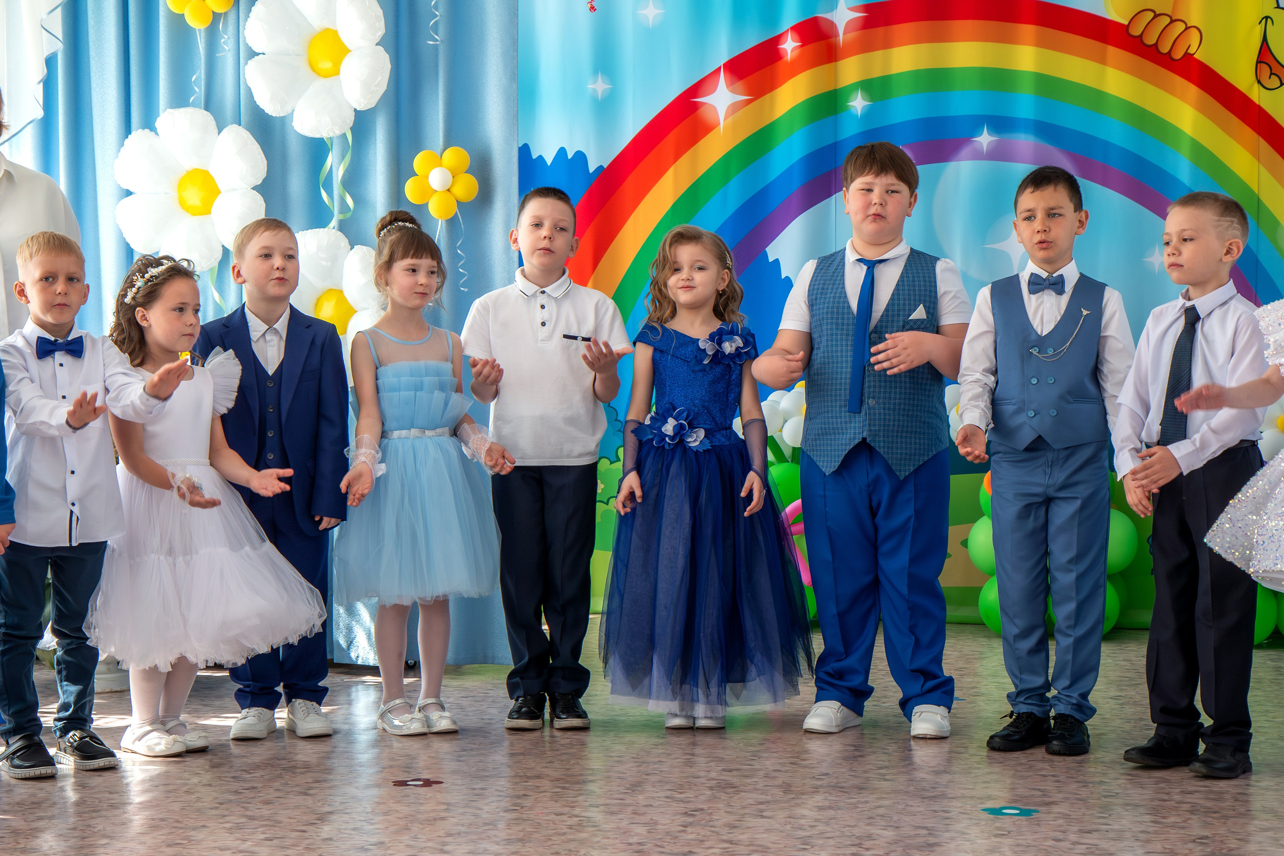 Выпускной вечер. Группа «Вишенка». Фотограф в Шелехове, лучшие выпускные альбомы в Шелехове