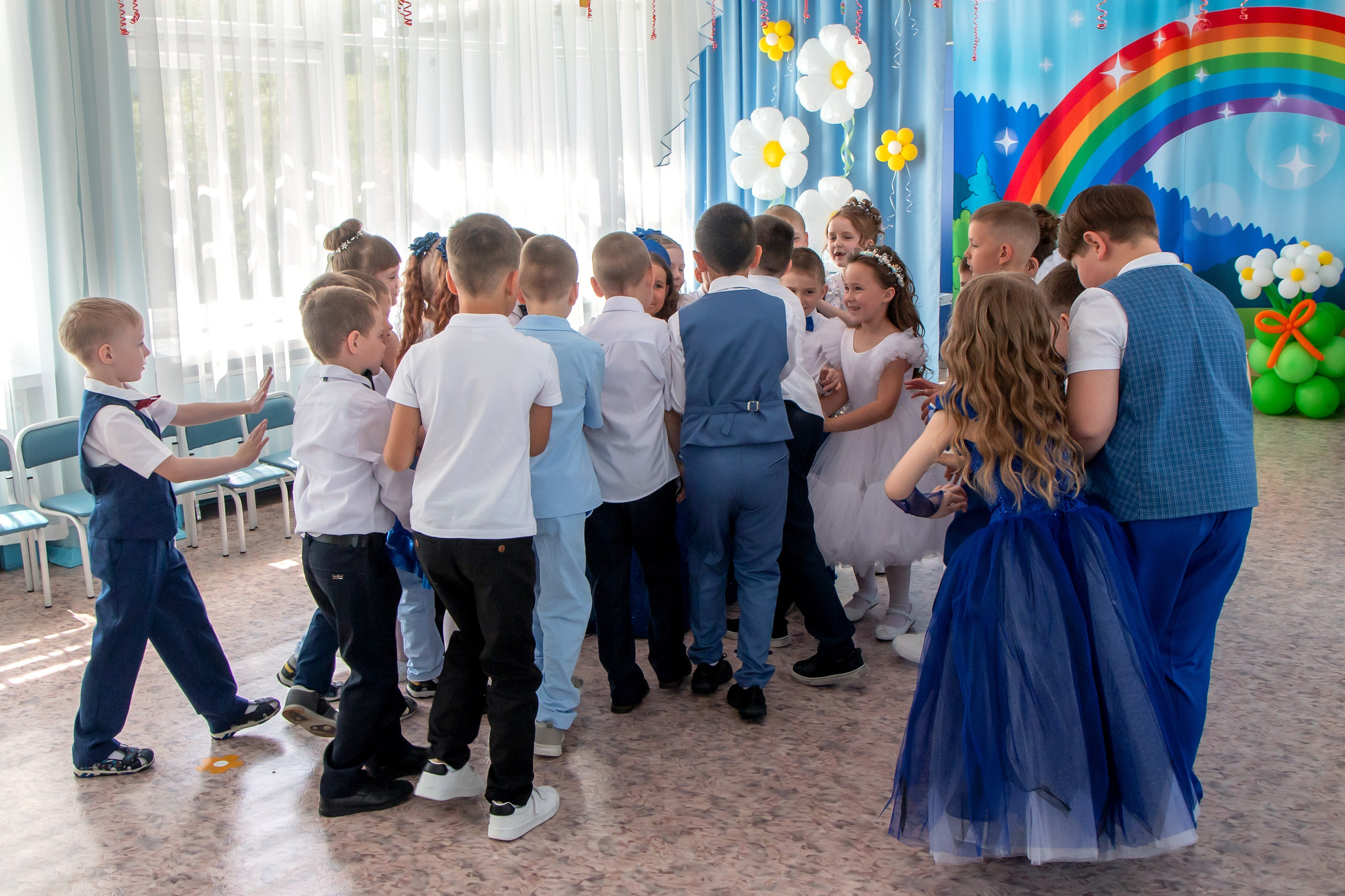 Выпускной вечер. Группа «Вишенка». Фотограф в Шелехове, лучшие выпускные альбомы в Шелехове