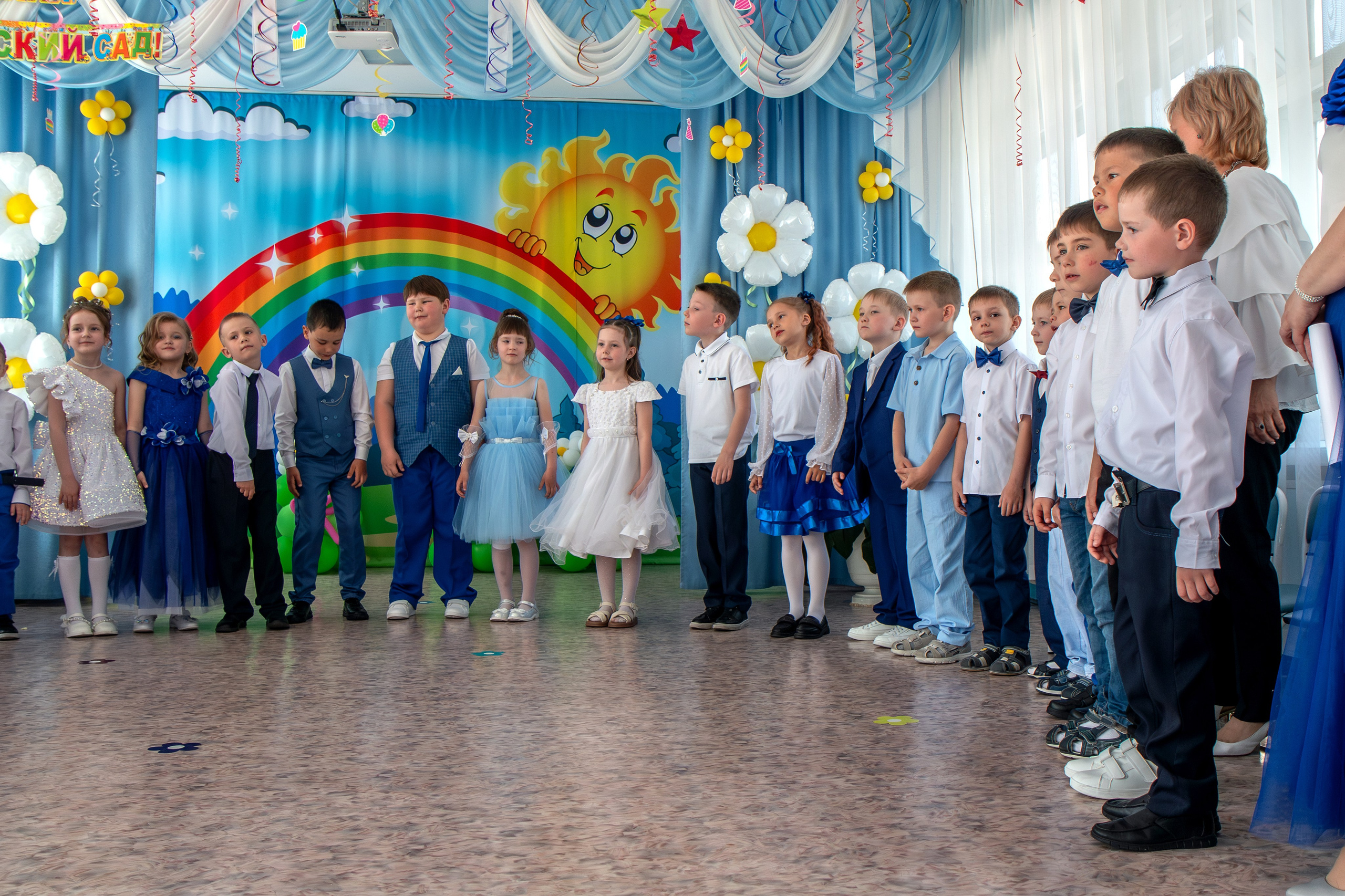 Выпускной вечер. Группа «Вишенка». Фотограф в Шелехове, лучшие выпускные альбомы в Шелехове