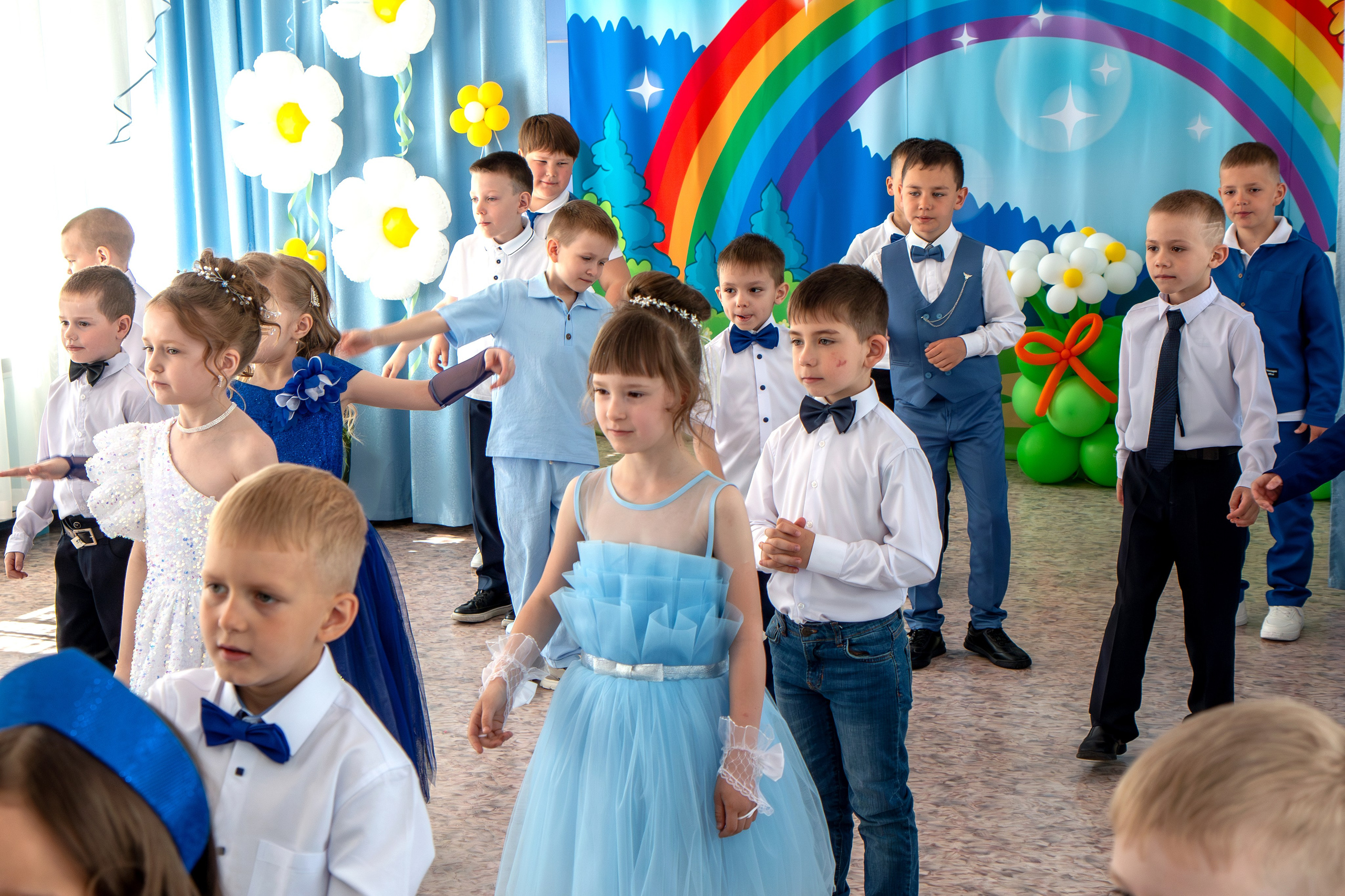 Выпускной вечер. Группа «Вишенка». Фотограф в Шелехове, лучшие выпускные альбомы в Шелехове