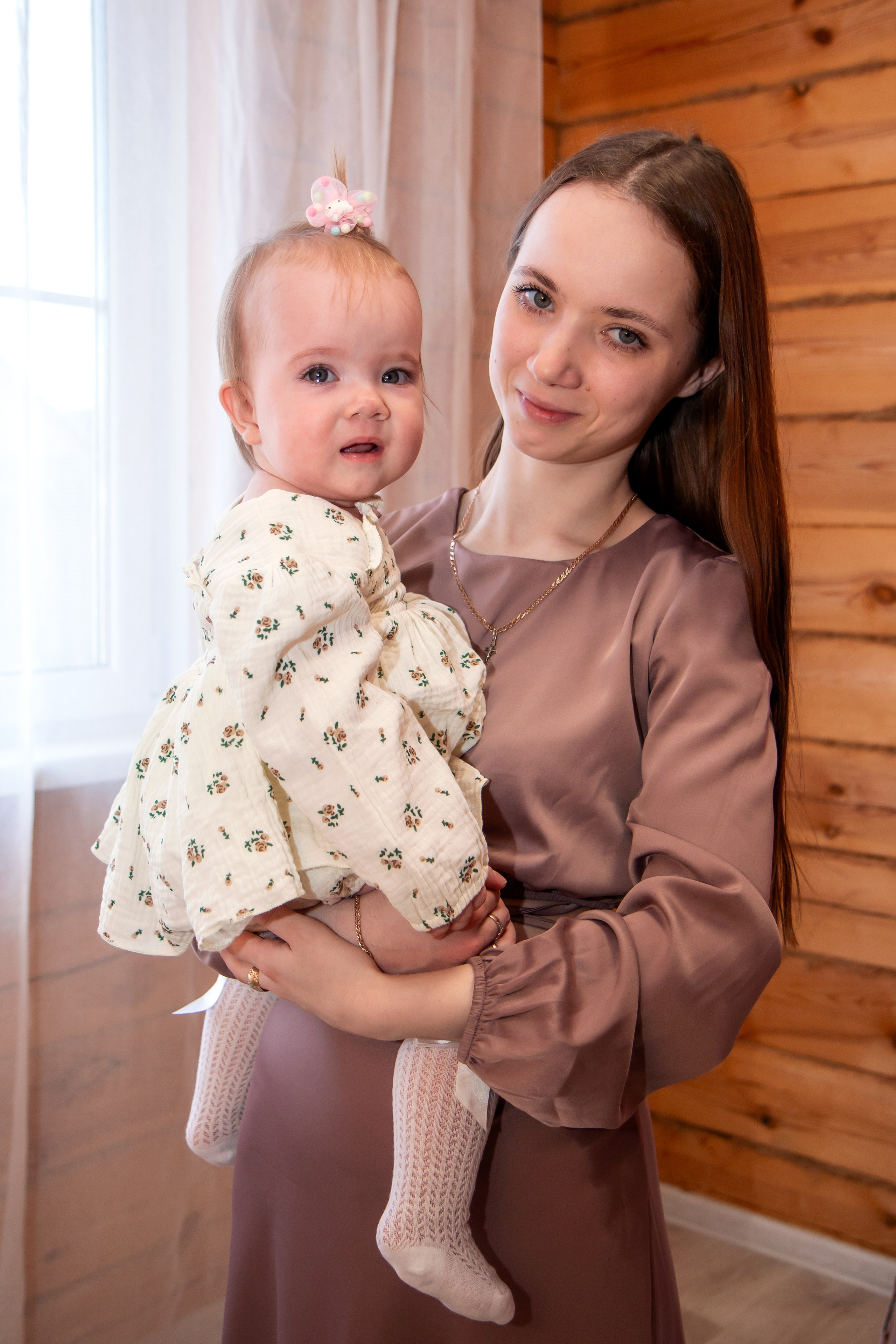 День рождения Агнии. Годовасие. Домашняя съемка. Фотограф в Шелехове, лучшие выпускные альбомы в Шелехове