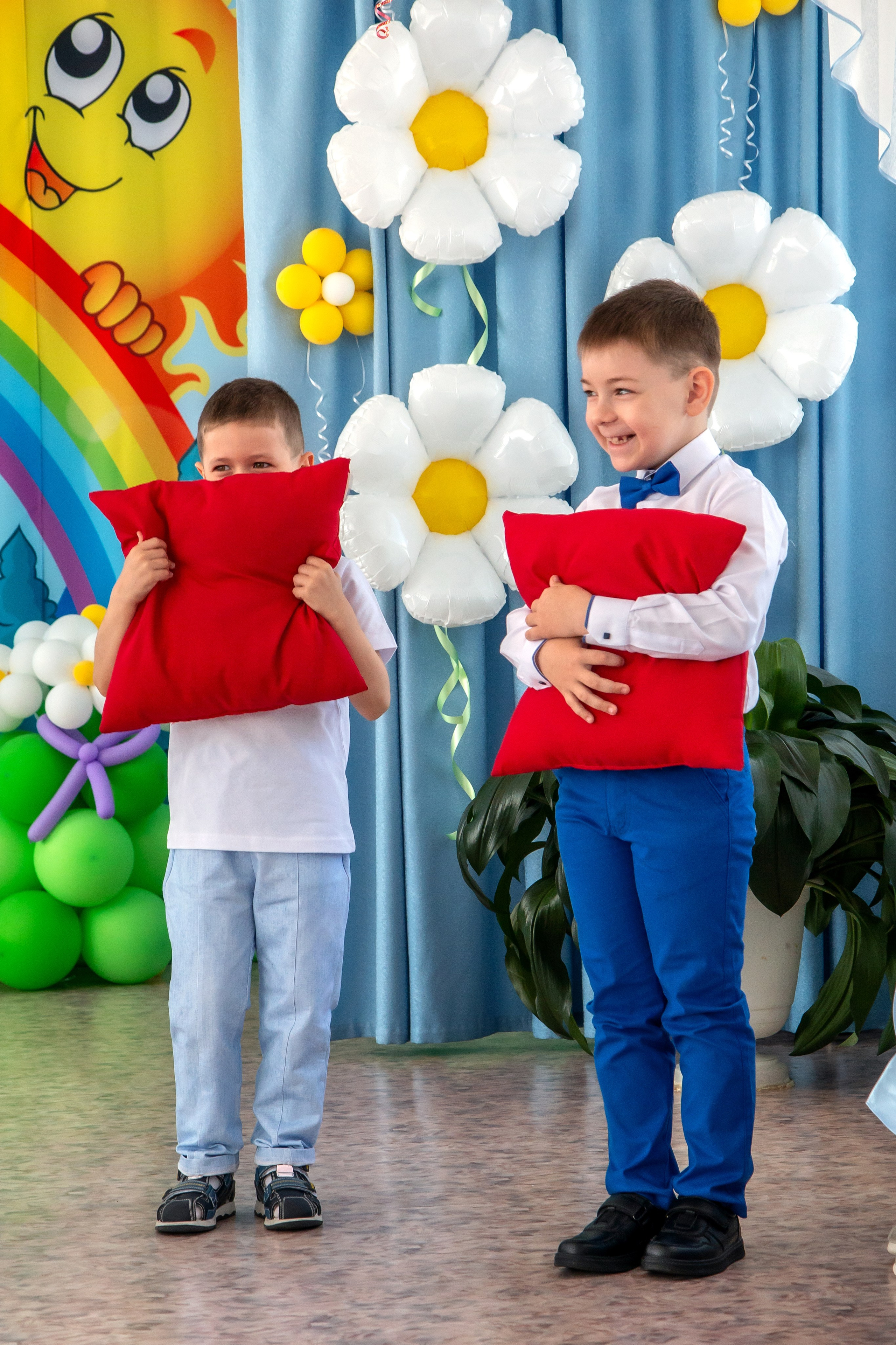 Выпускной вечер. Группа «Вишенка». Фотограф в Шелехове, лучшие выпускные альбомы в Шелехове