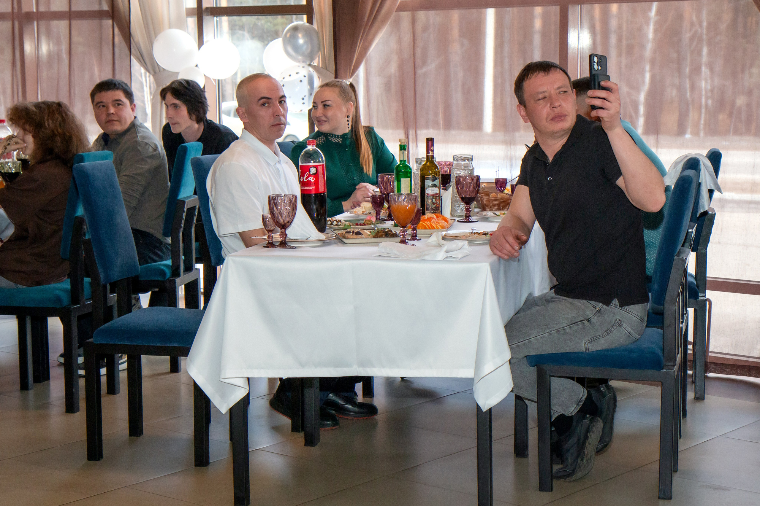 Данил и Елизавета. Банкет. Фотограф в Шелехове, лучшие выпускные альбомы в Шелехове