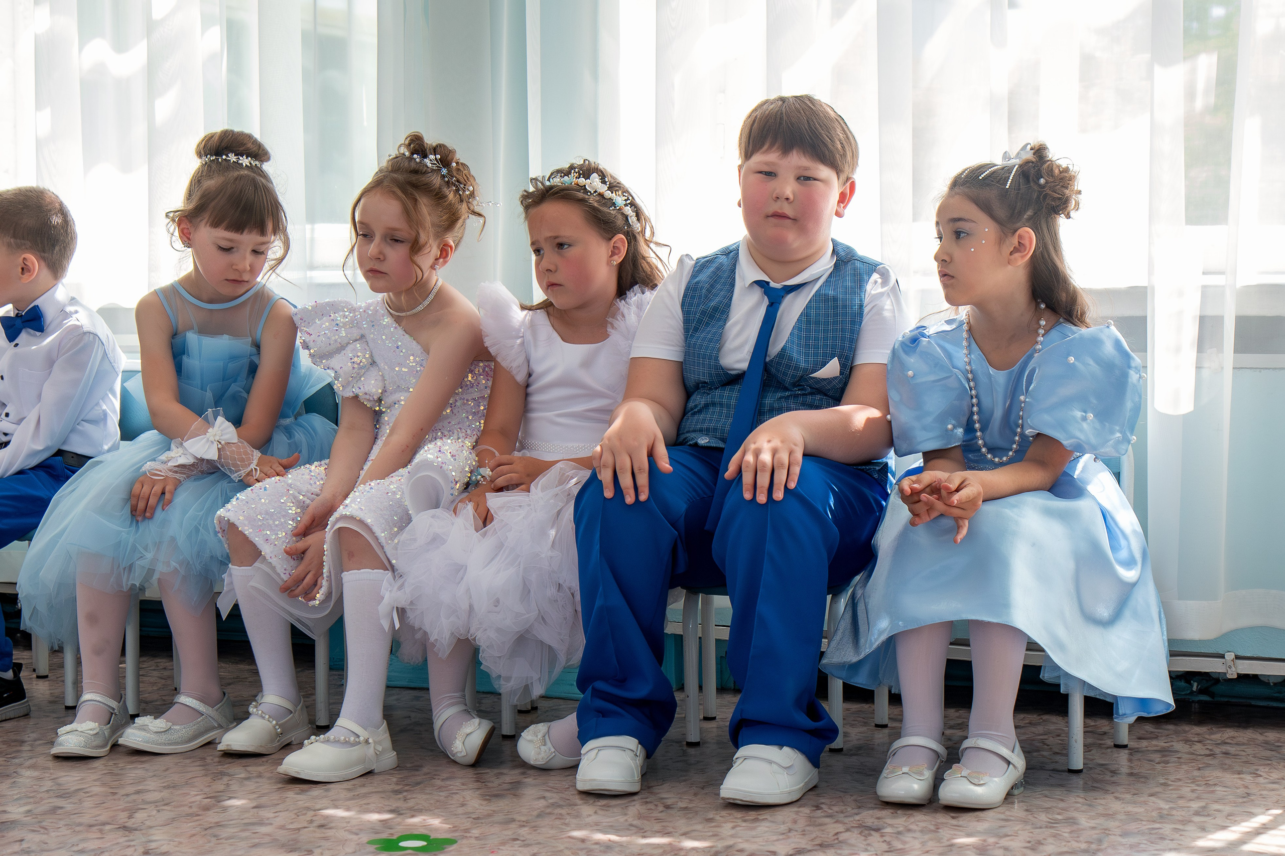 Выпускной вечер. Группа «Вишенка». Фотограф в Шелехове, лучшие выпускные альбомы в Шелехове